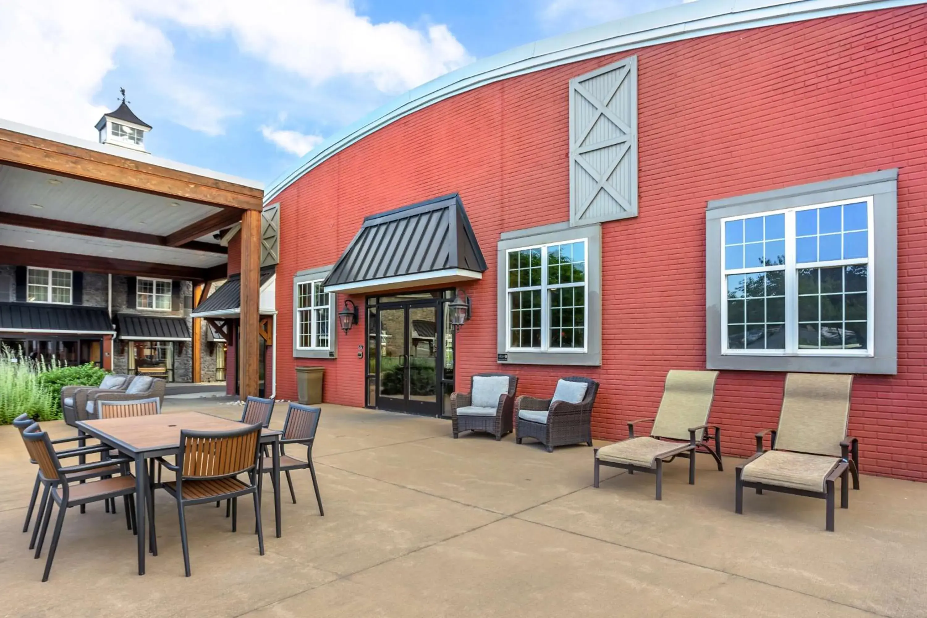 Property building in Best Western Plus Intercourse Village Inn Property building in Best Western Plus Intercourse Village Inn