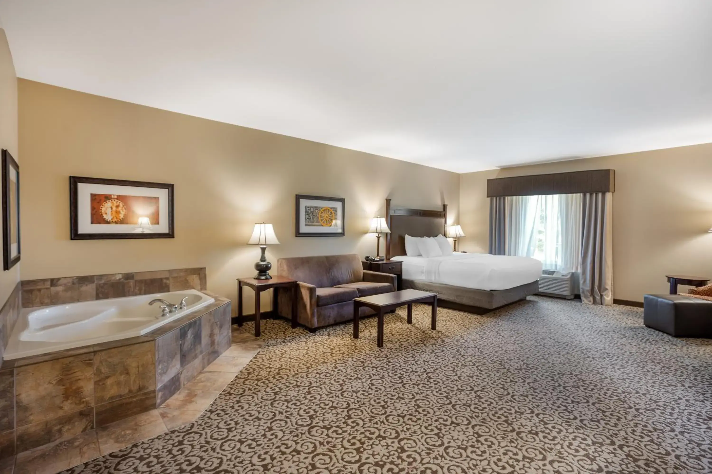 View (from property/room), Bed in Best Western Plus Intercourse Village Inn View (from property/room), Bed in Best Western Plus Intercourse Village Inn