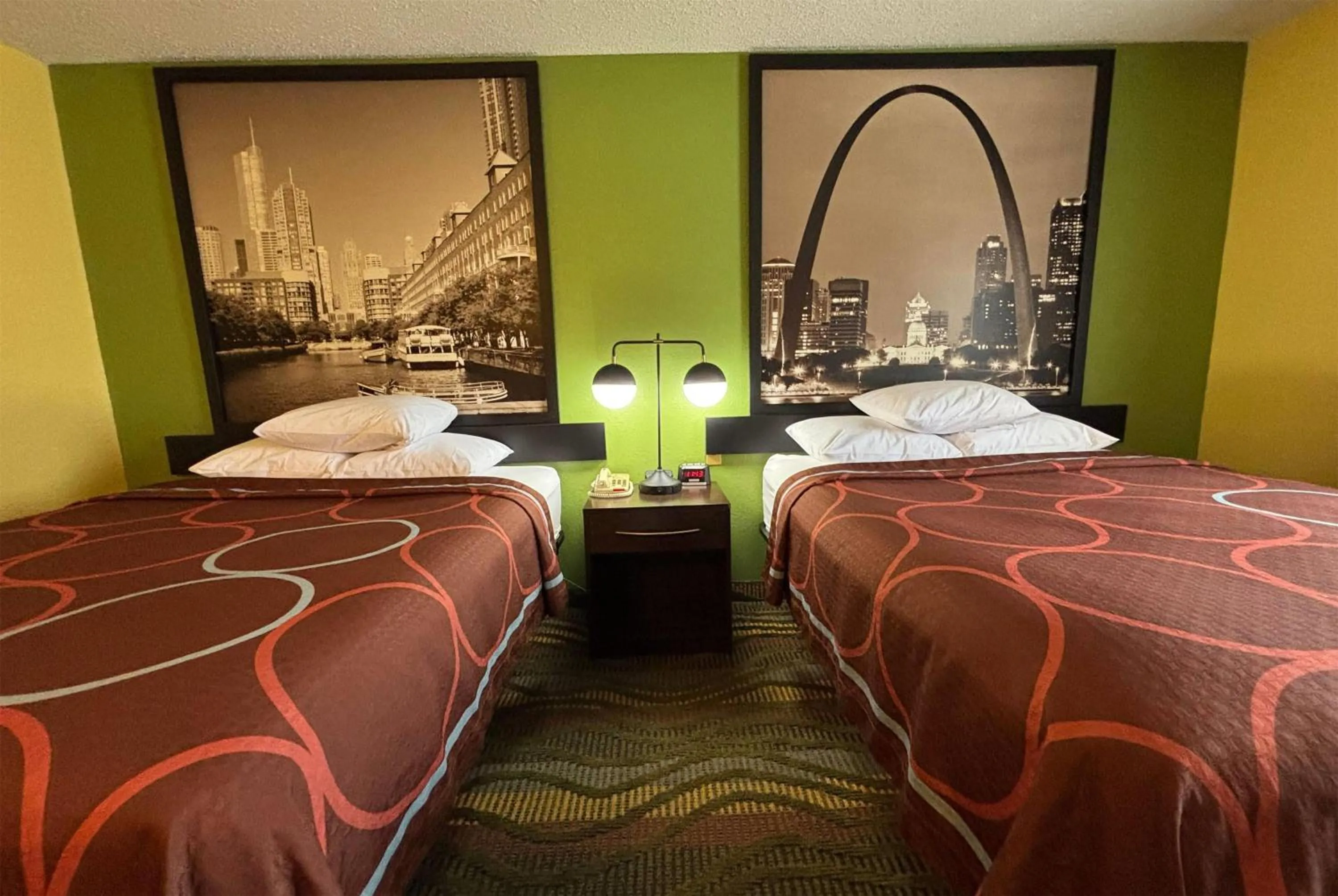 Photo of the whole room, Bed in Super 8 by Wyndham Jacksonville