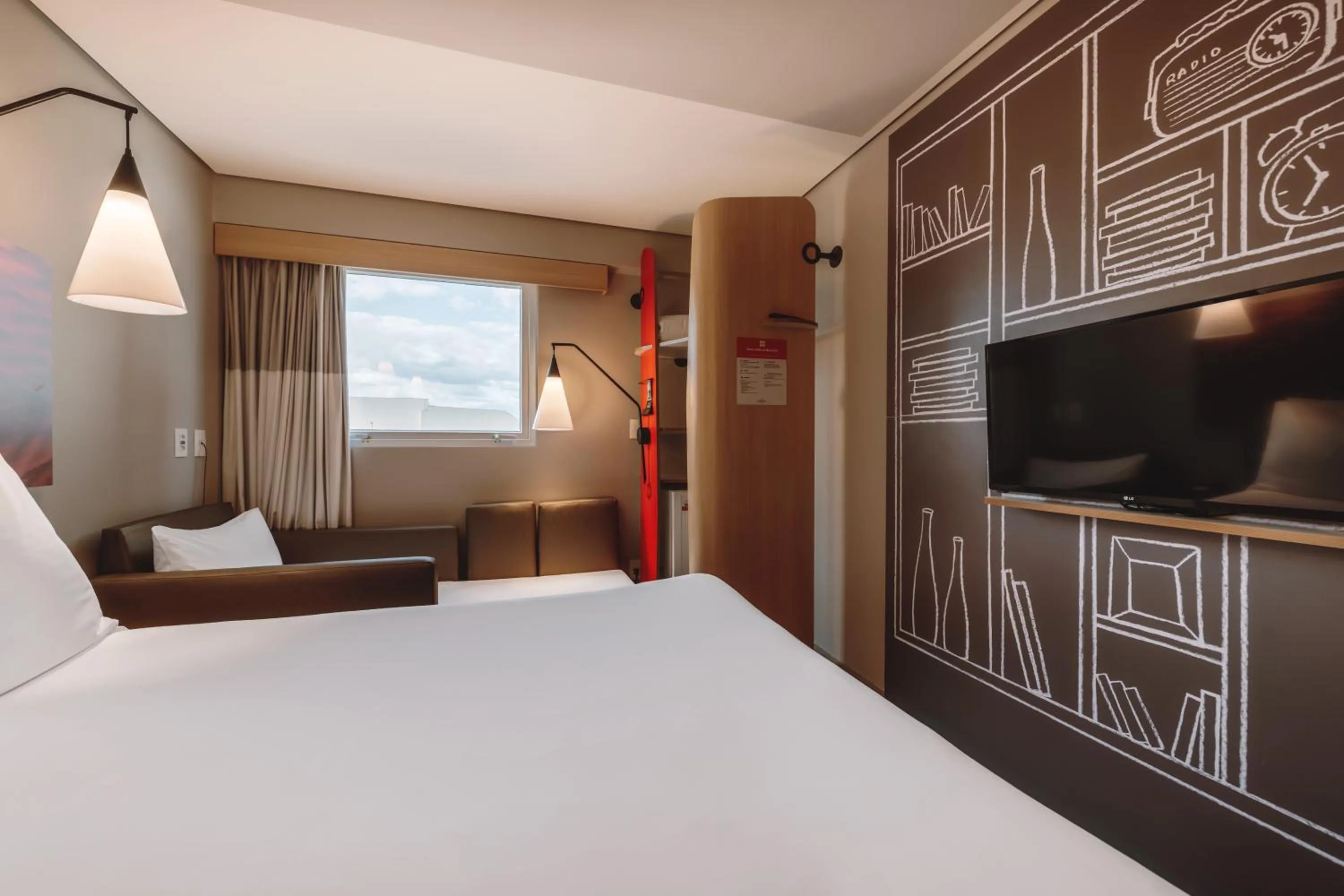 Photo of the whole room, Bed in ibis Juazeiro do Norte