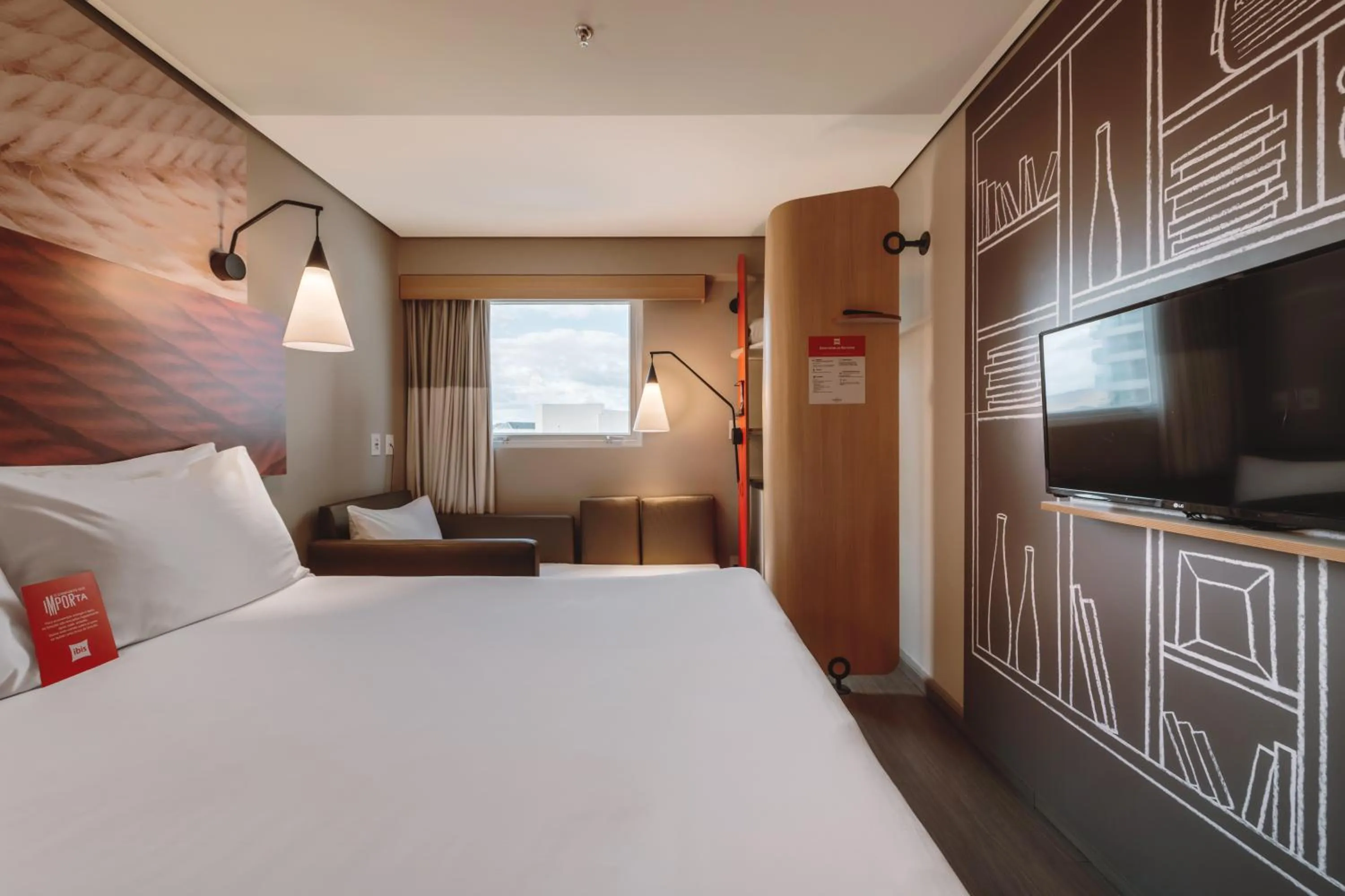 Photo of the whole room, Bed in ibis Juazeiro do Norte