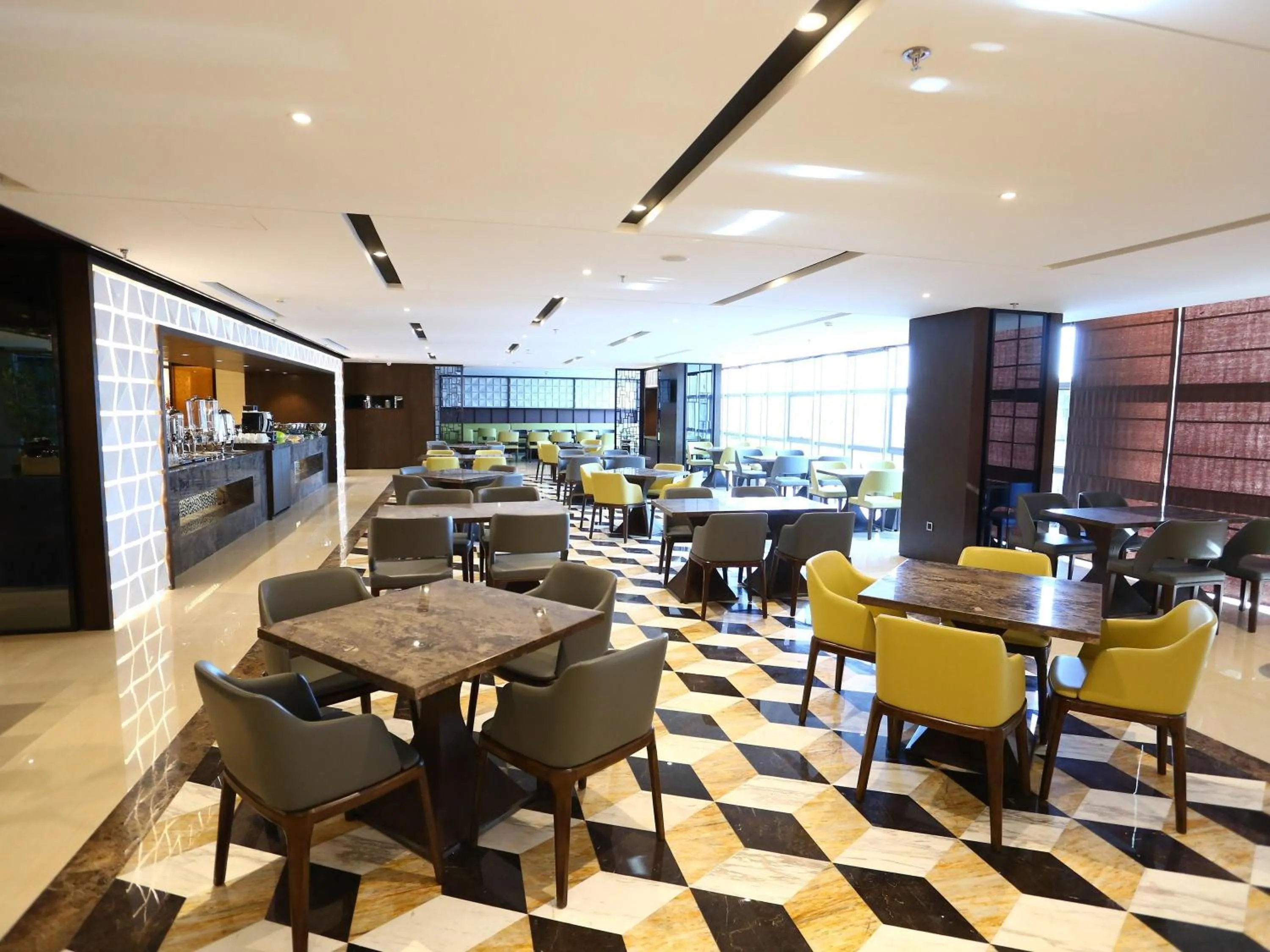 Restaurant/places to eat in Mercure Panjin