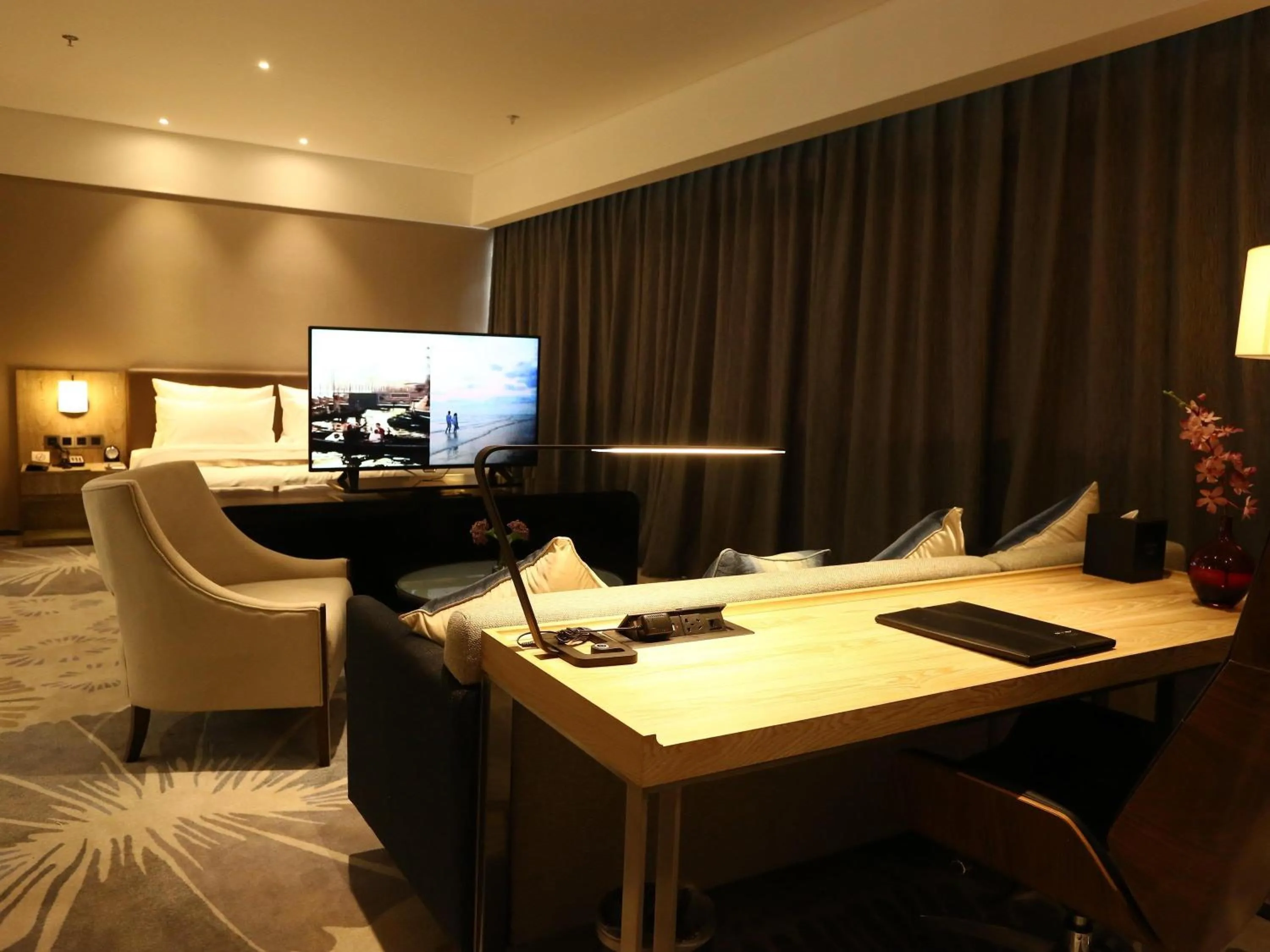 Bedroom in Mercure Panjin