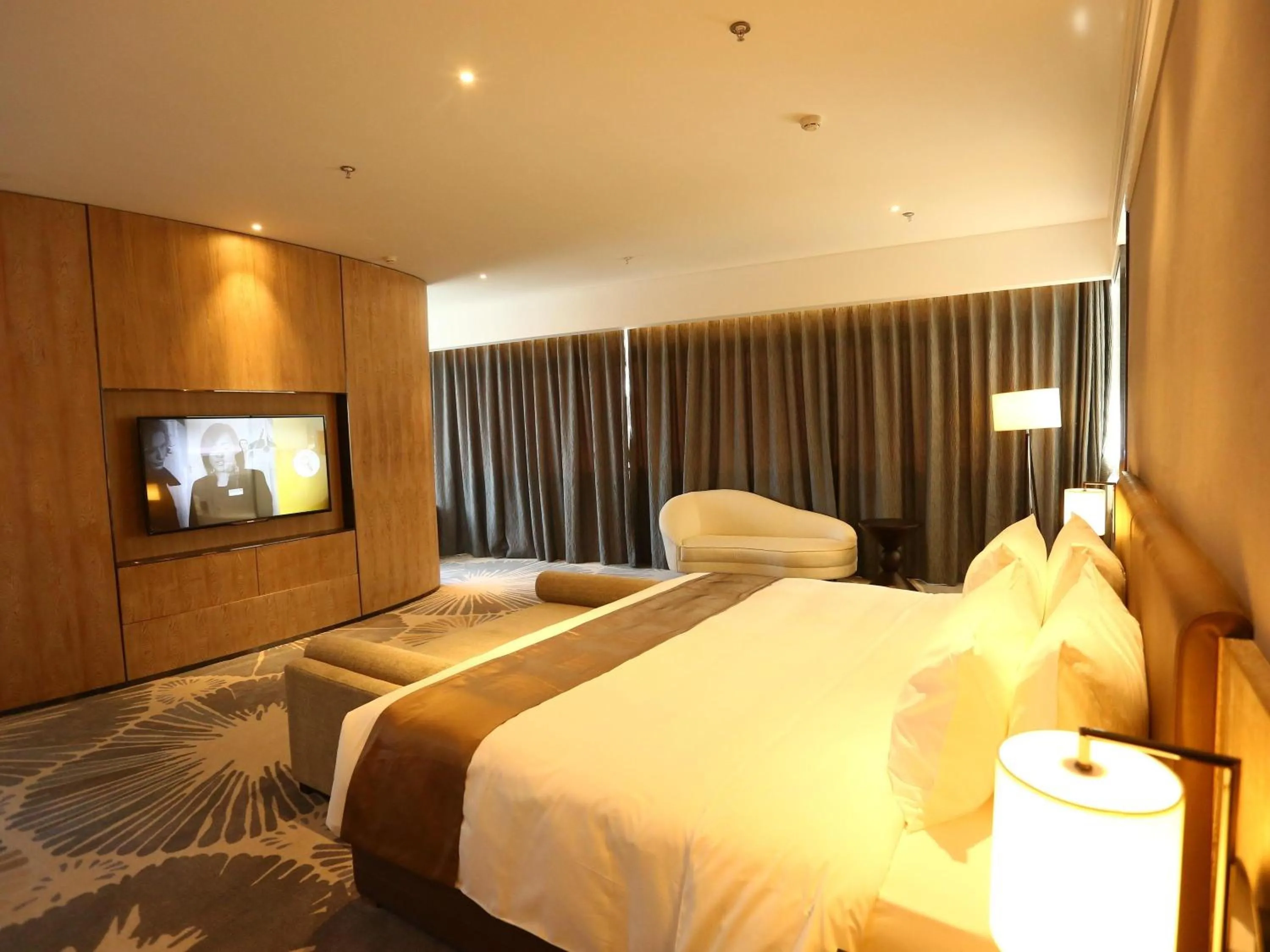 Bedroom, Bed in Mercure Panjin