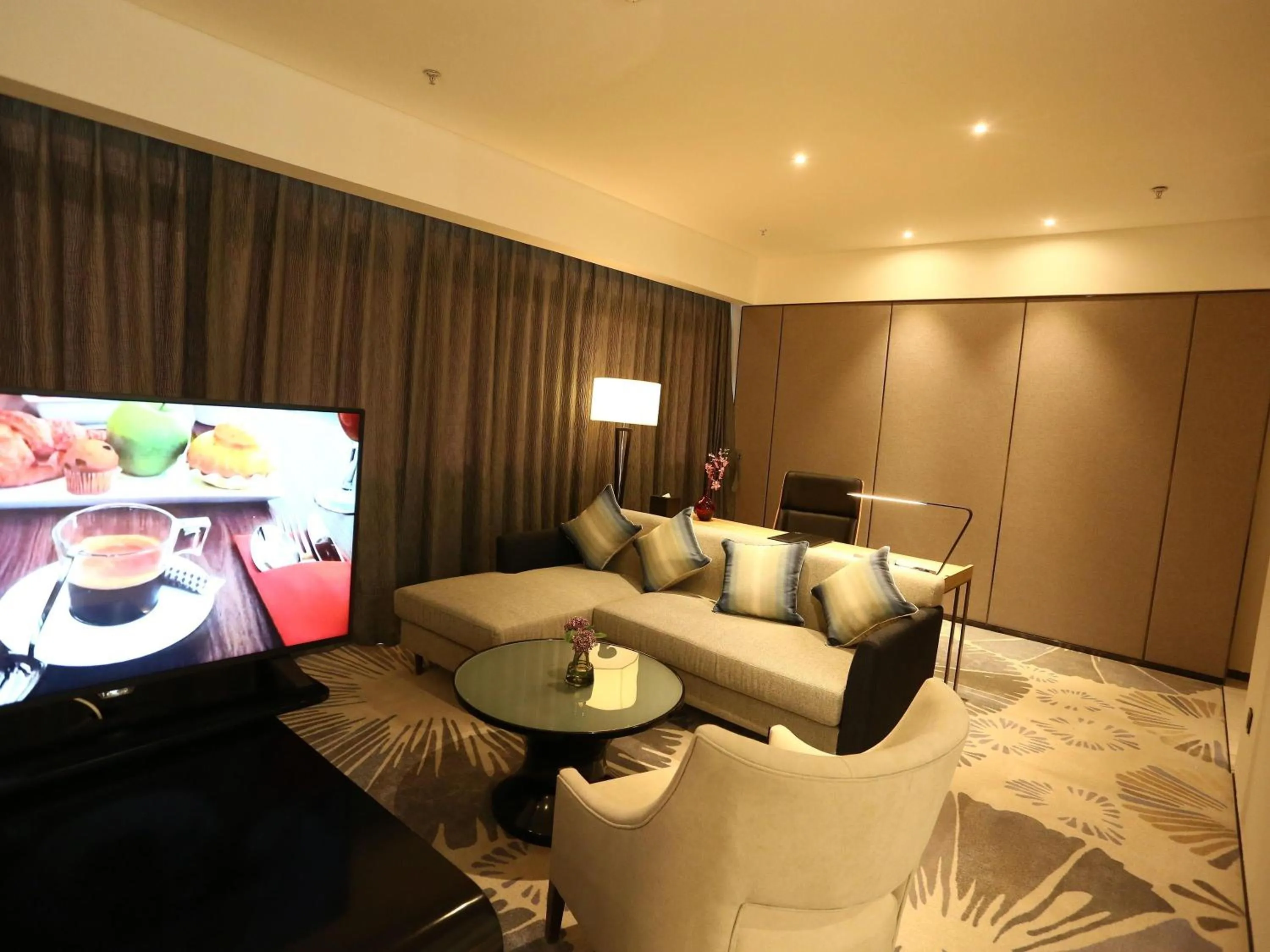 Bedroom in Mercure Panjin