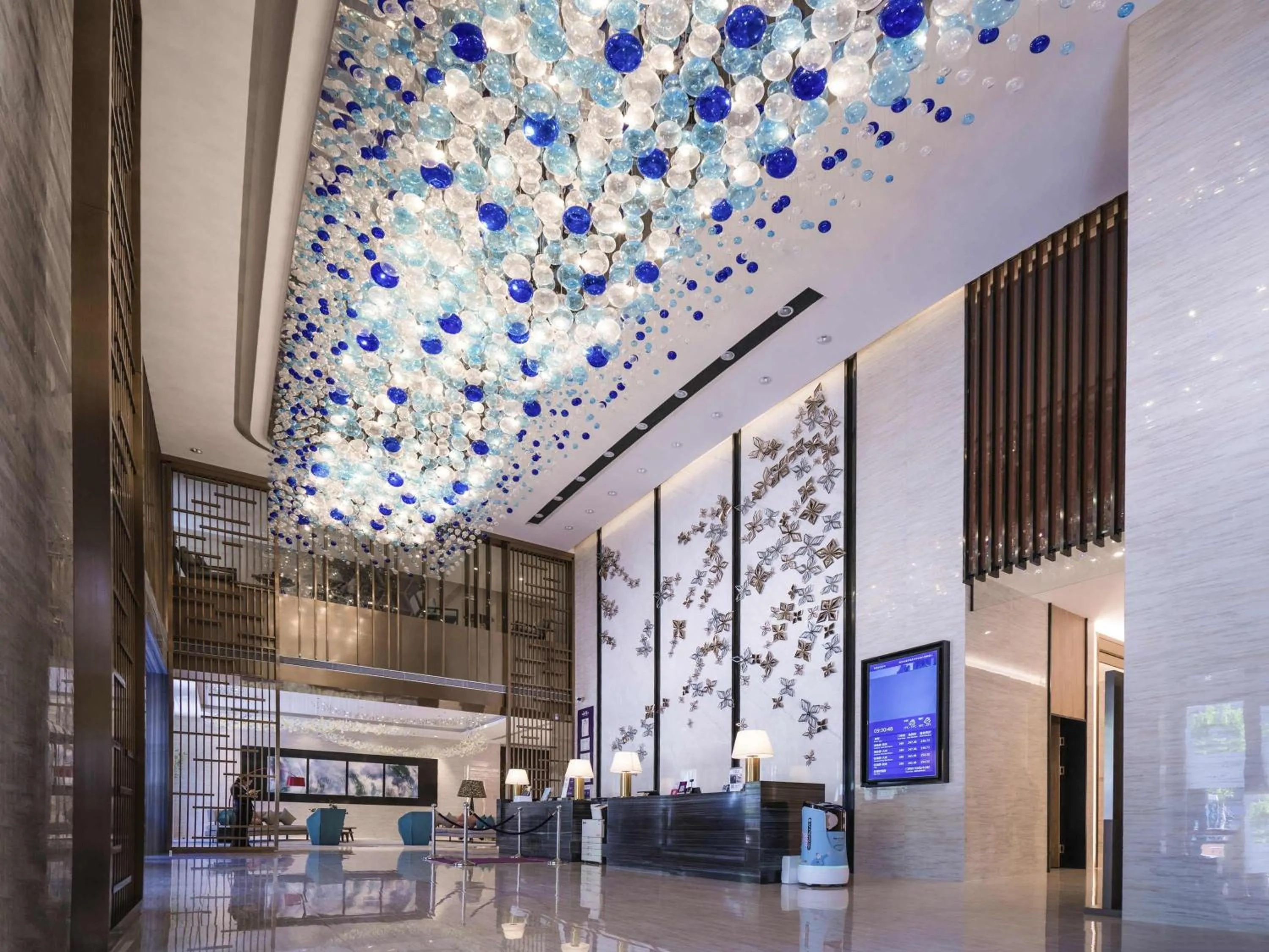 Lounge or bar in Mercure Panjin