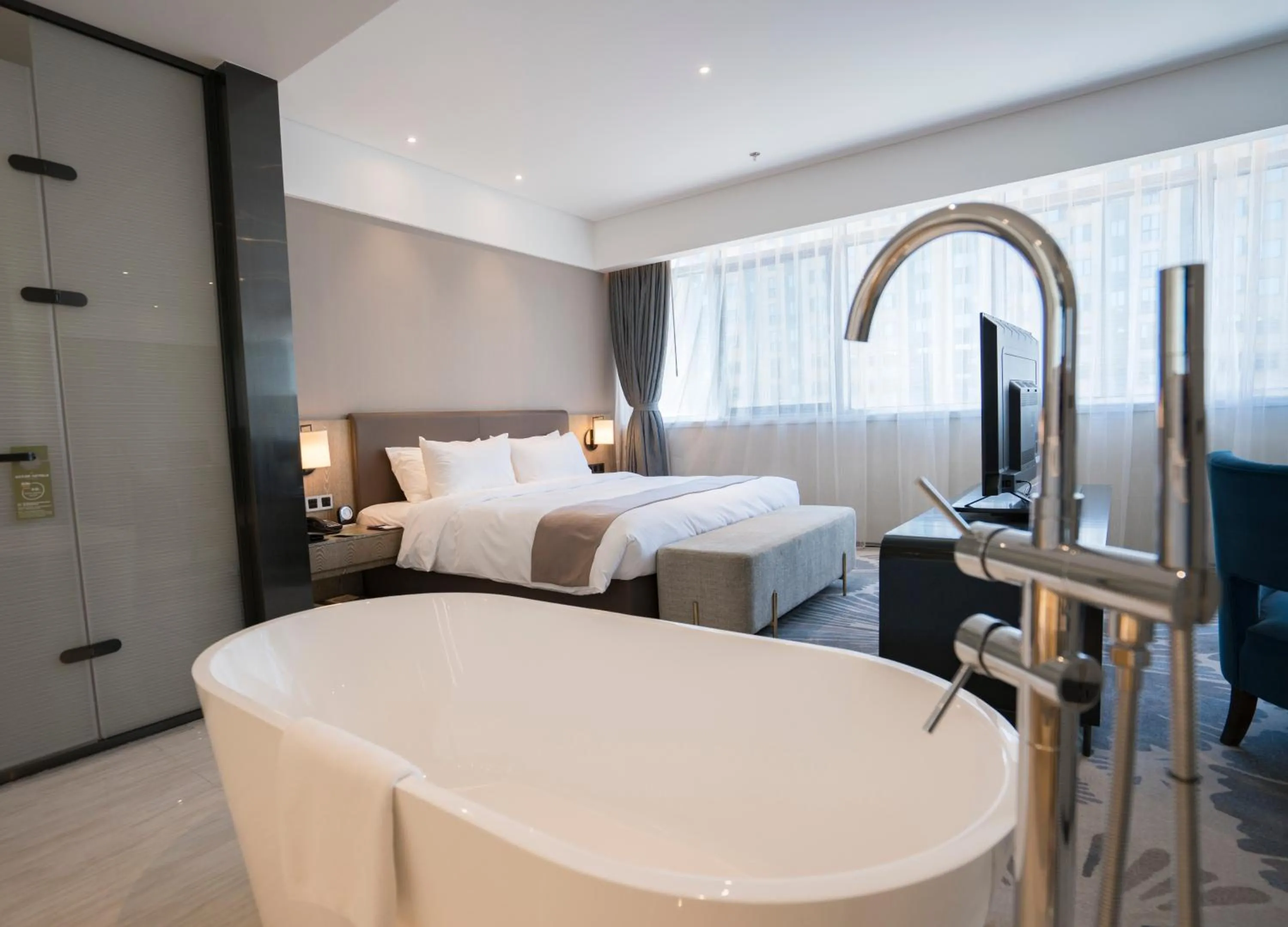 Photo of the whole room, Bed in Mercure Panjin
