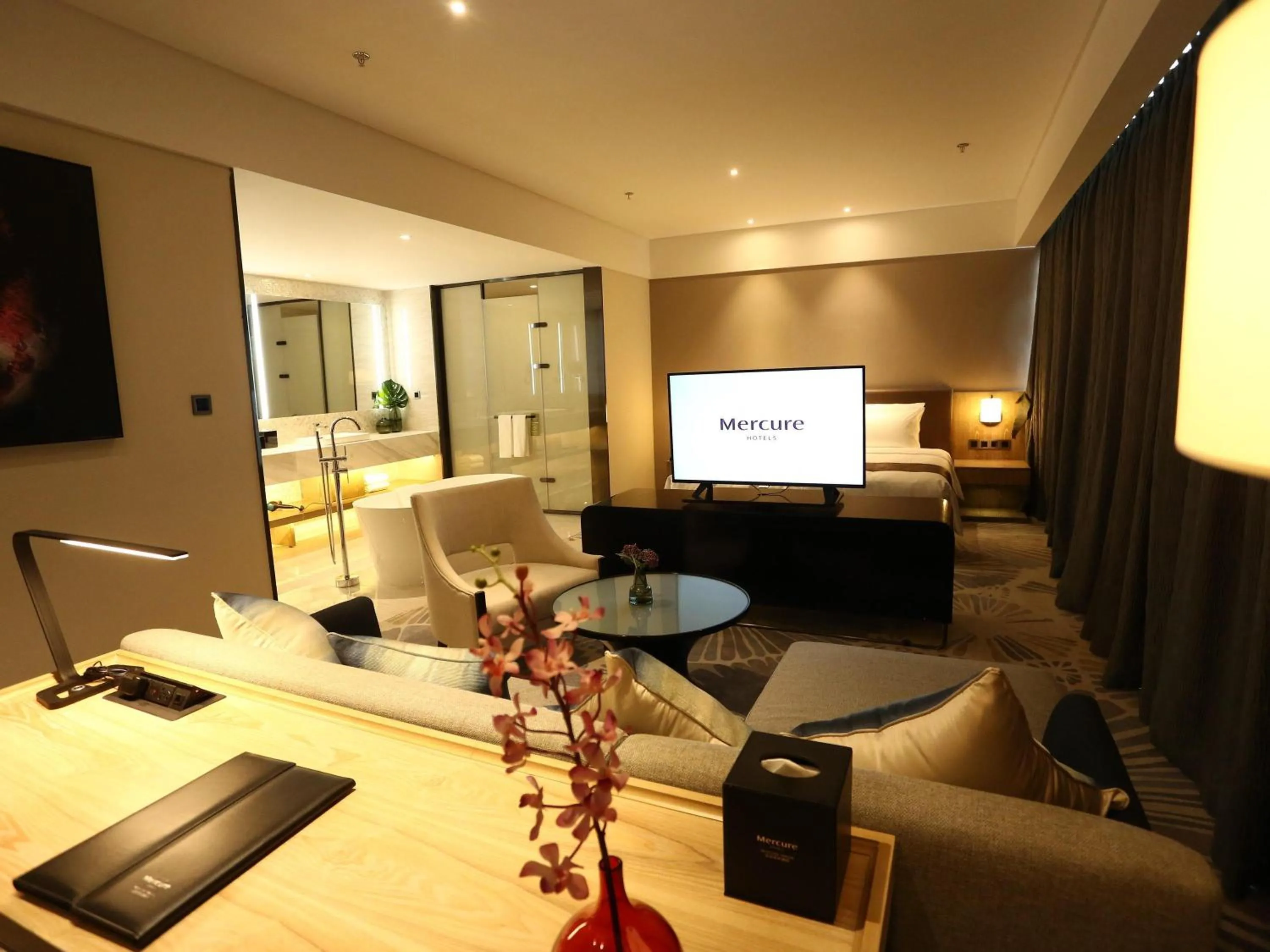 Bedroom in Mercure Panjin