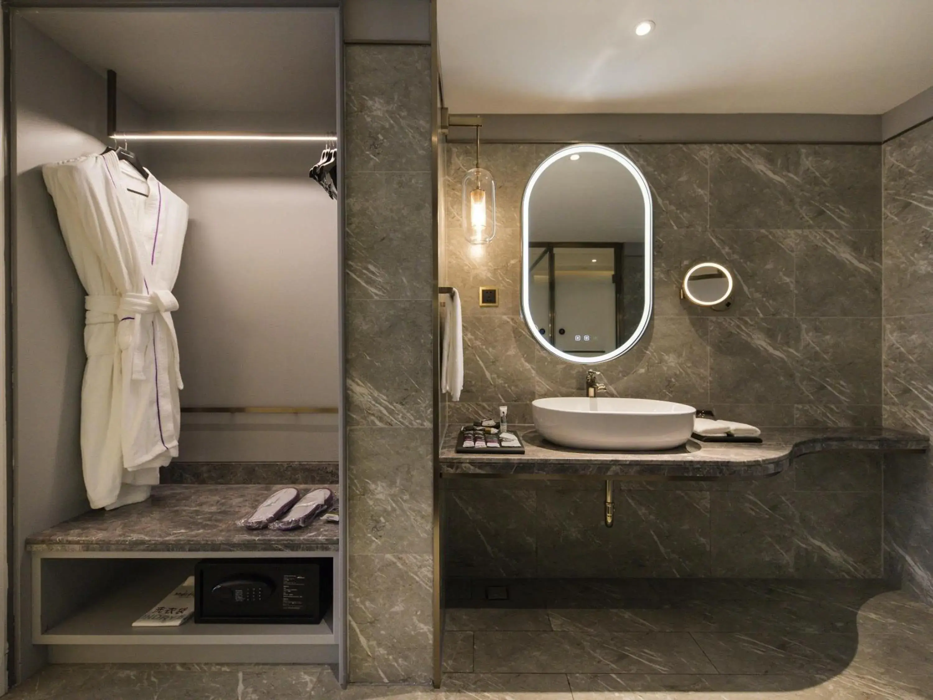 Bedroom in Mercure Xi'an Downtown Bedroom in Mercure Xi'an Downtown