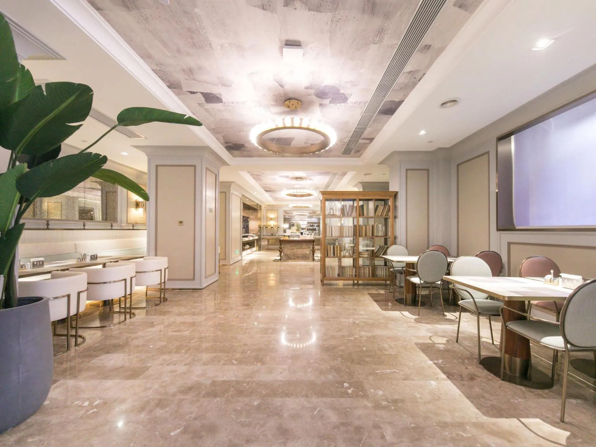 Restaurant/places to eat in Mercure Xi'an Downtown