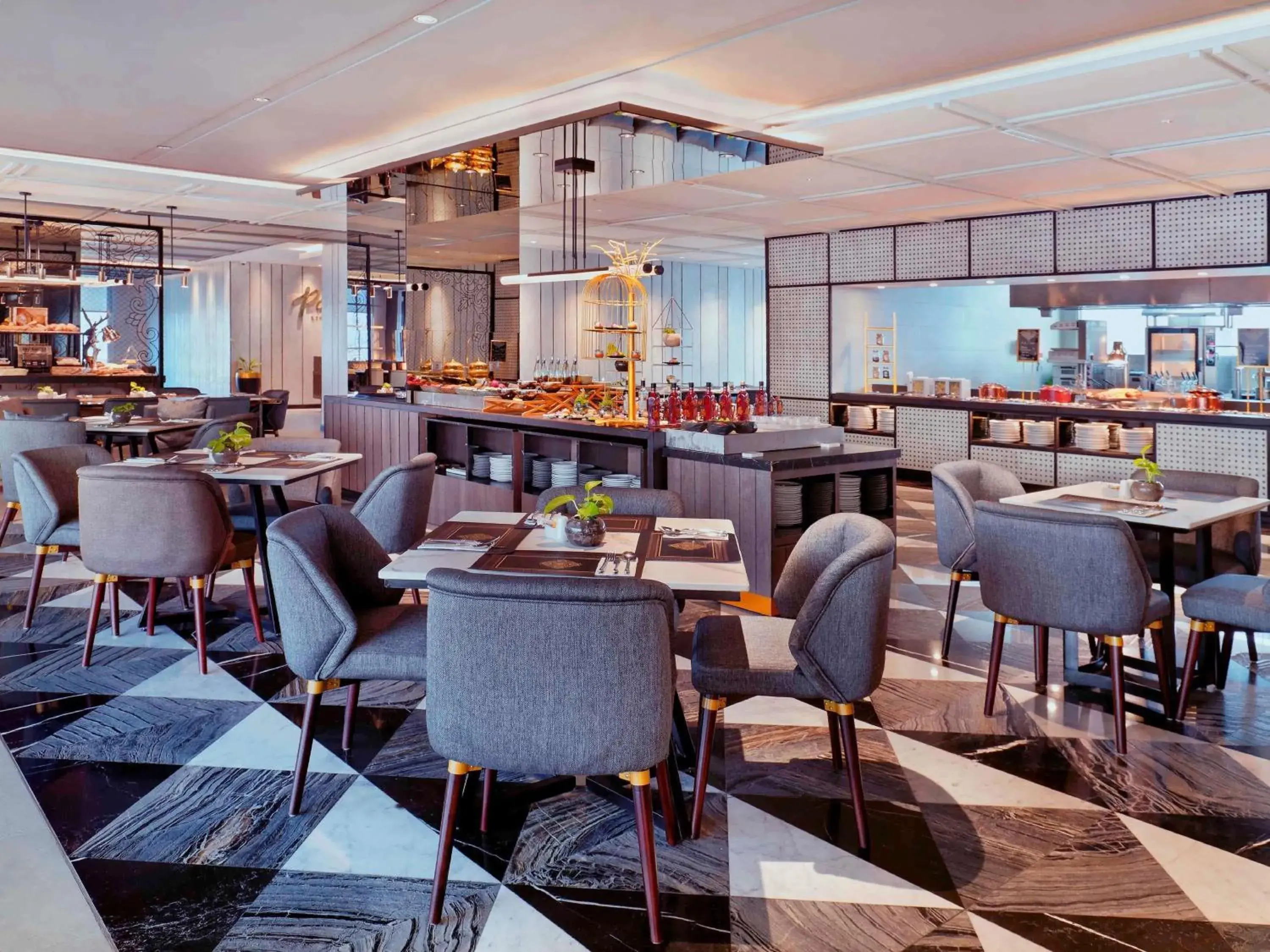 Restaurant/places to eat in Movenpick Surabaya City Restaurant/places to eat in Movenpick Surabaya City