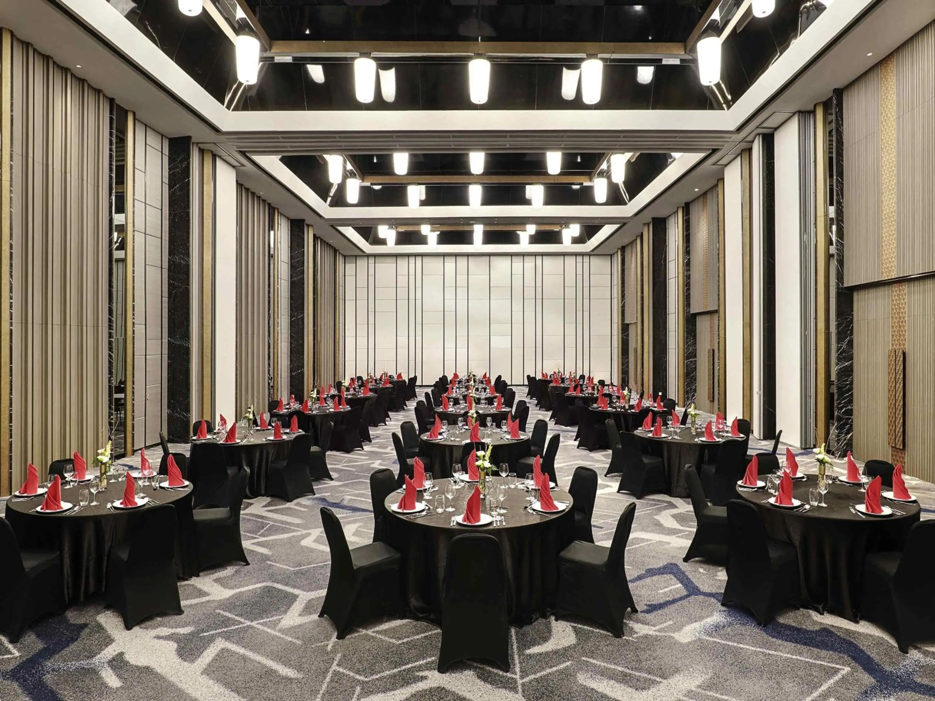 Meeting/conference room in Novotel Suites Yogyakarta Malioboro