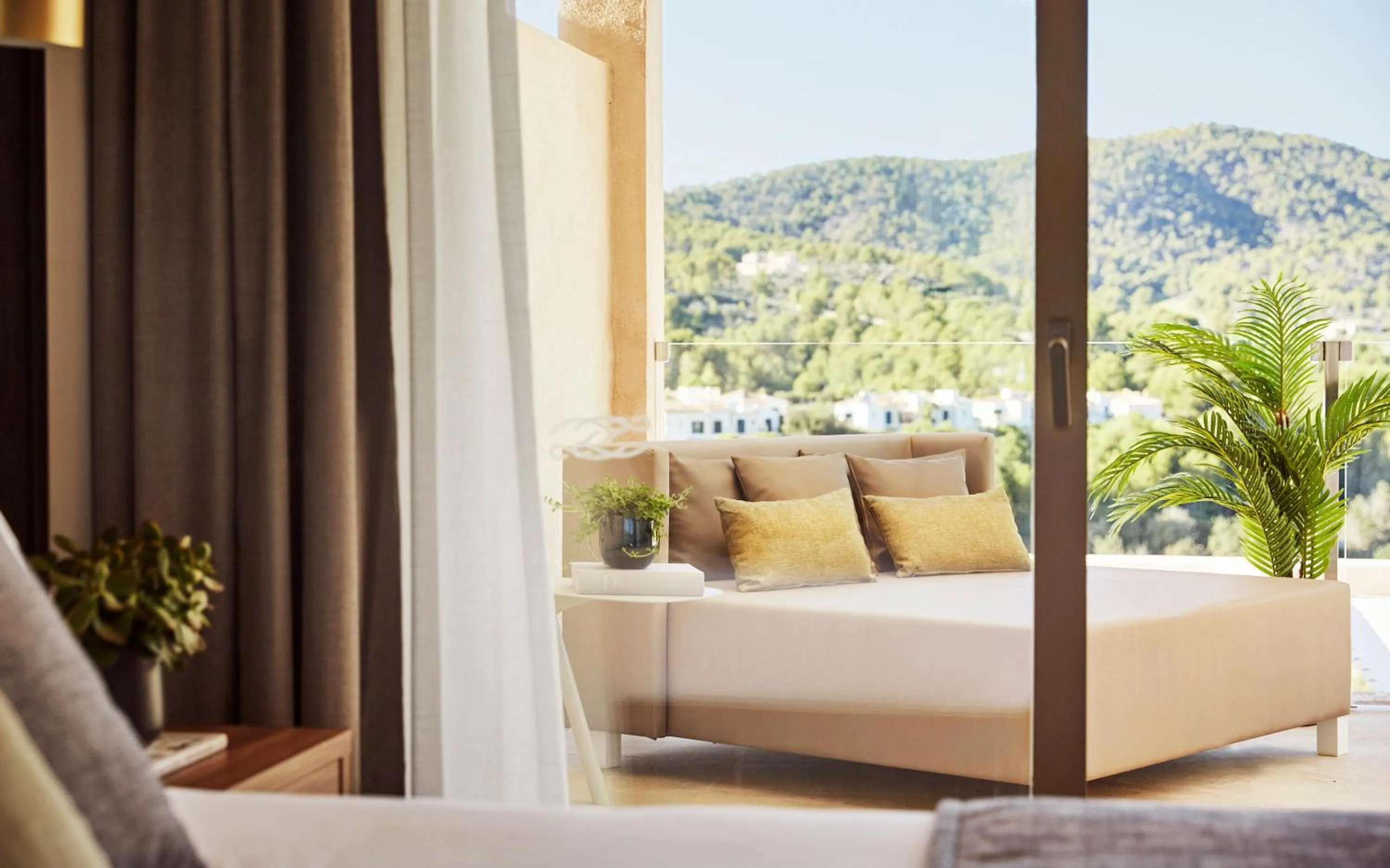 Photo of the whole room in Zafiro Palace Andratx