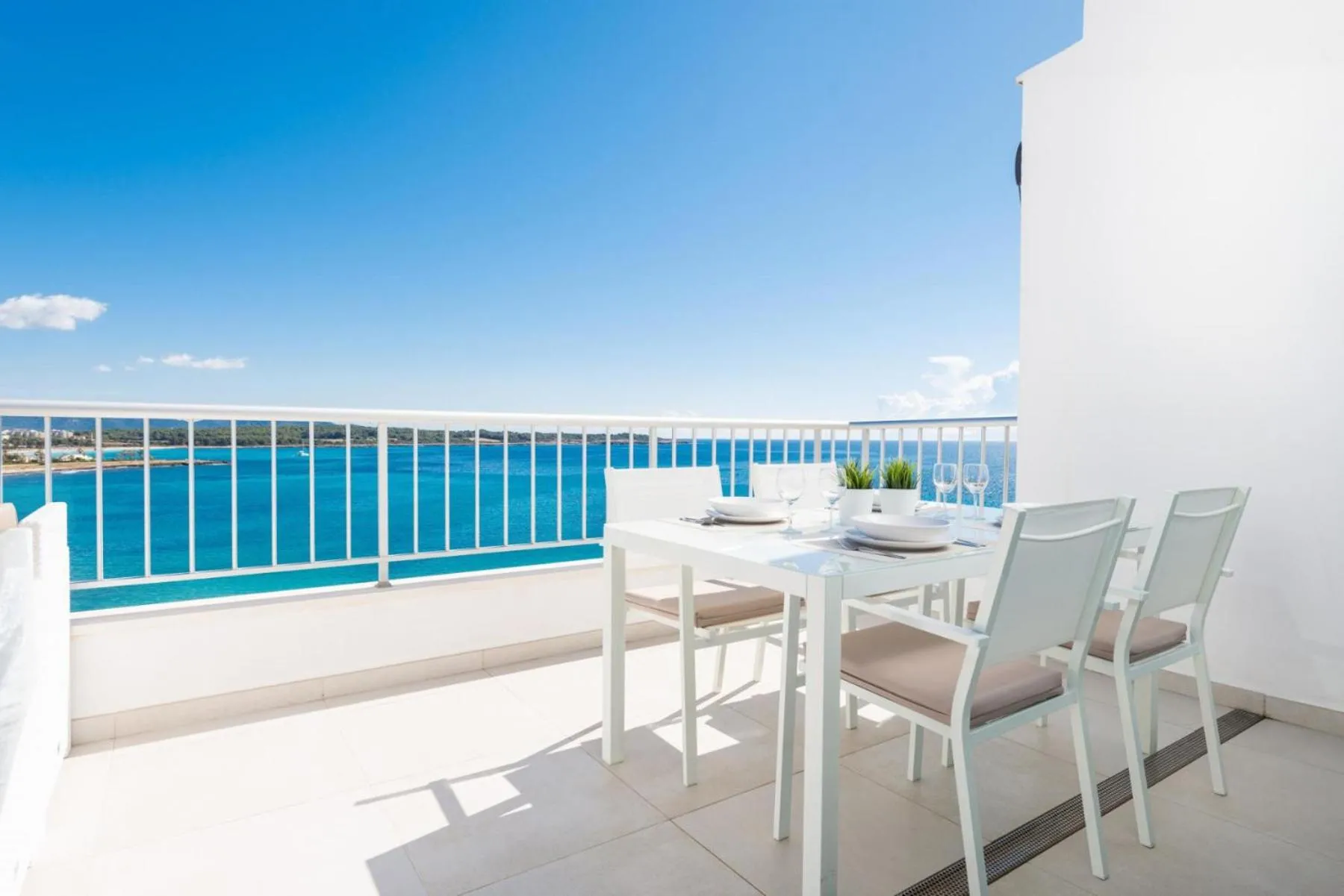Two-Bedroom Apartment in Luisamar Sea View