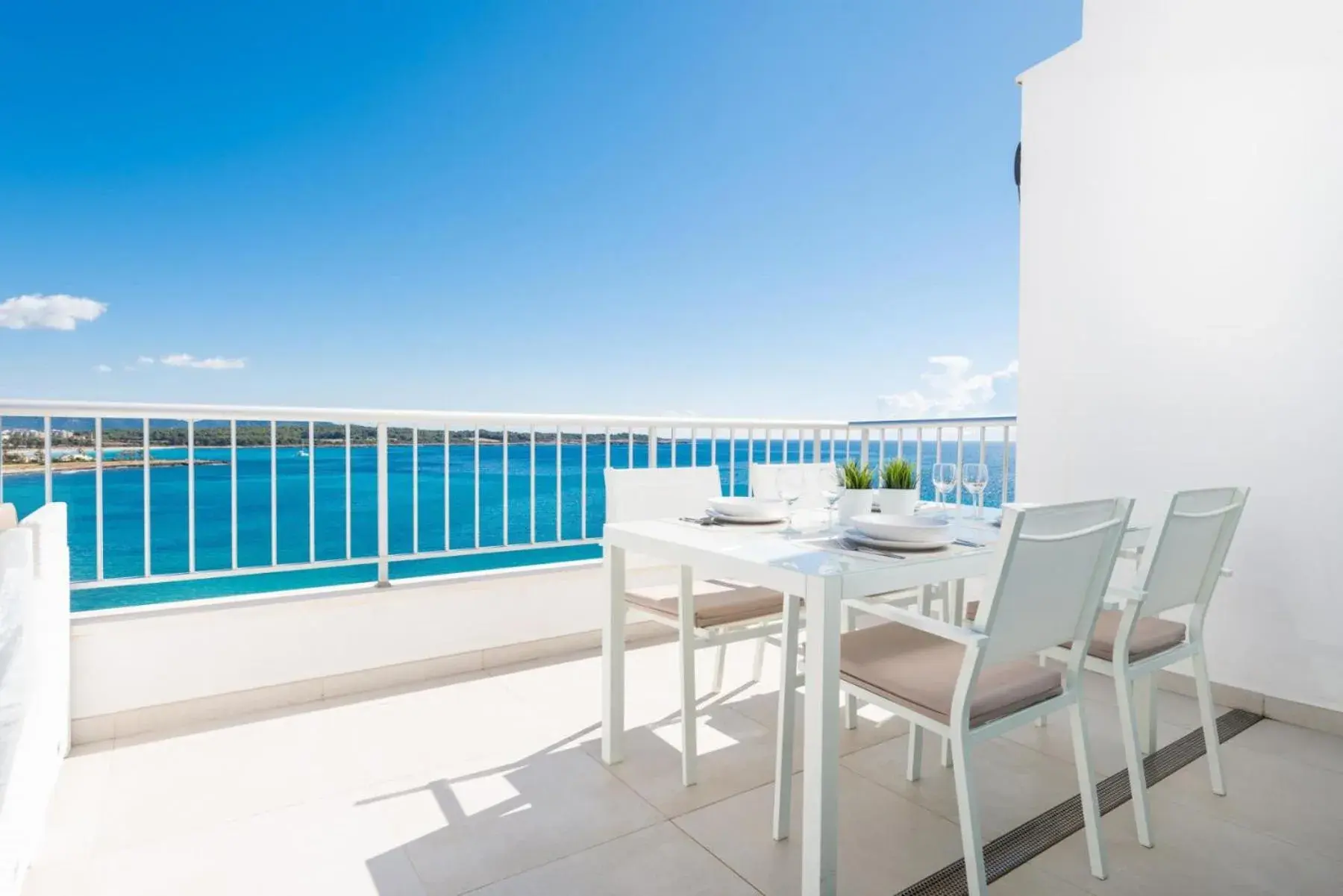 Two-Bedroom Apartment in Luisamar Sea View Two-Bedroom Apartment in Luisamar Sea View