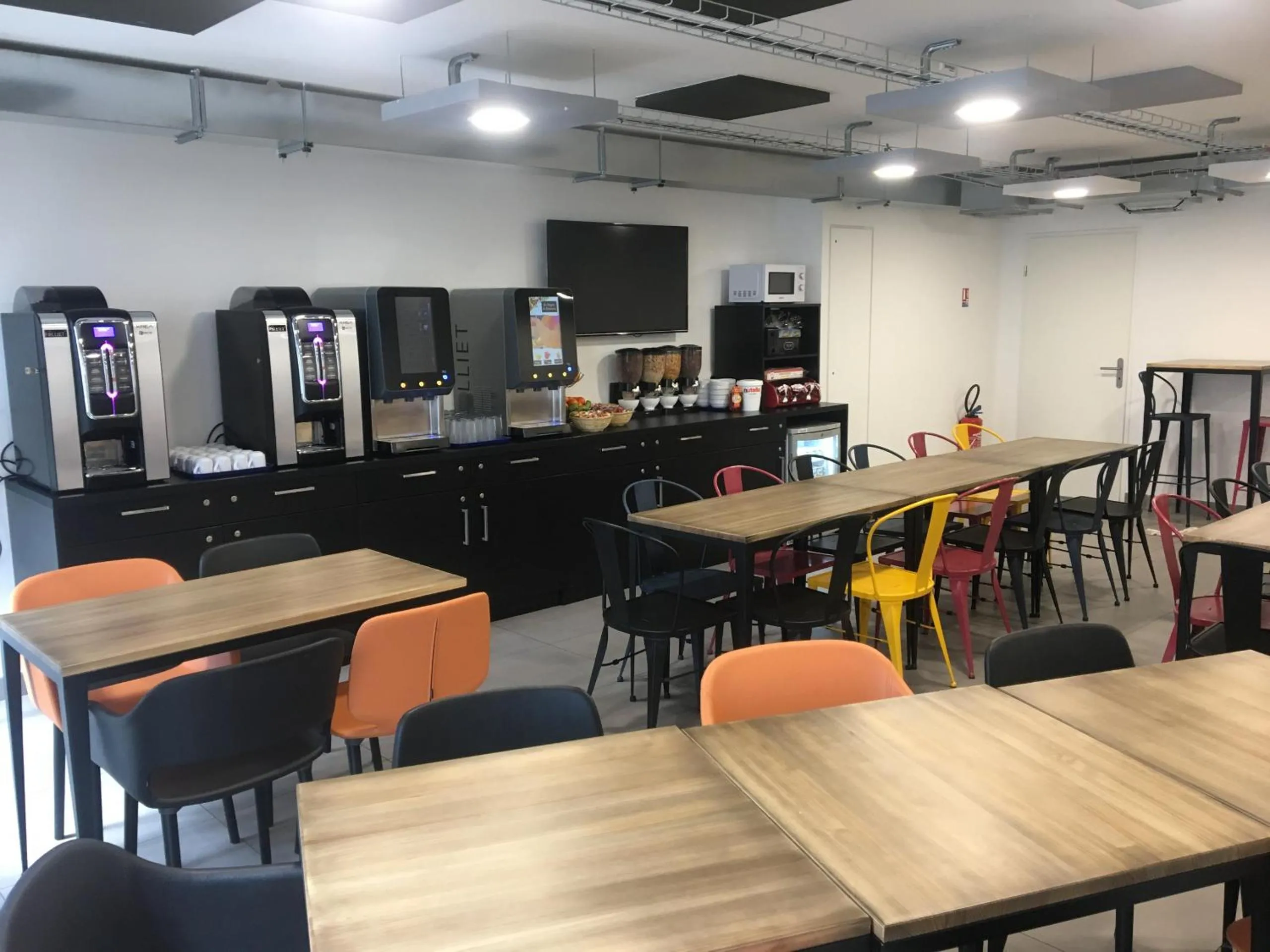 Coffee/tea facilities in Twenty Business Flats Villejuif Croizat