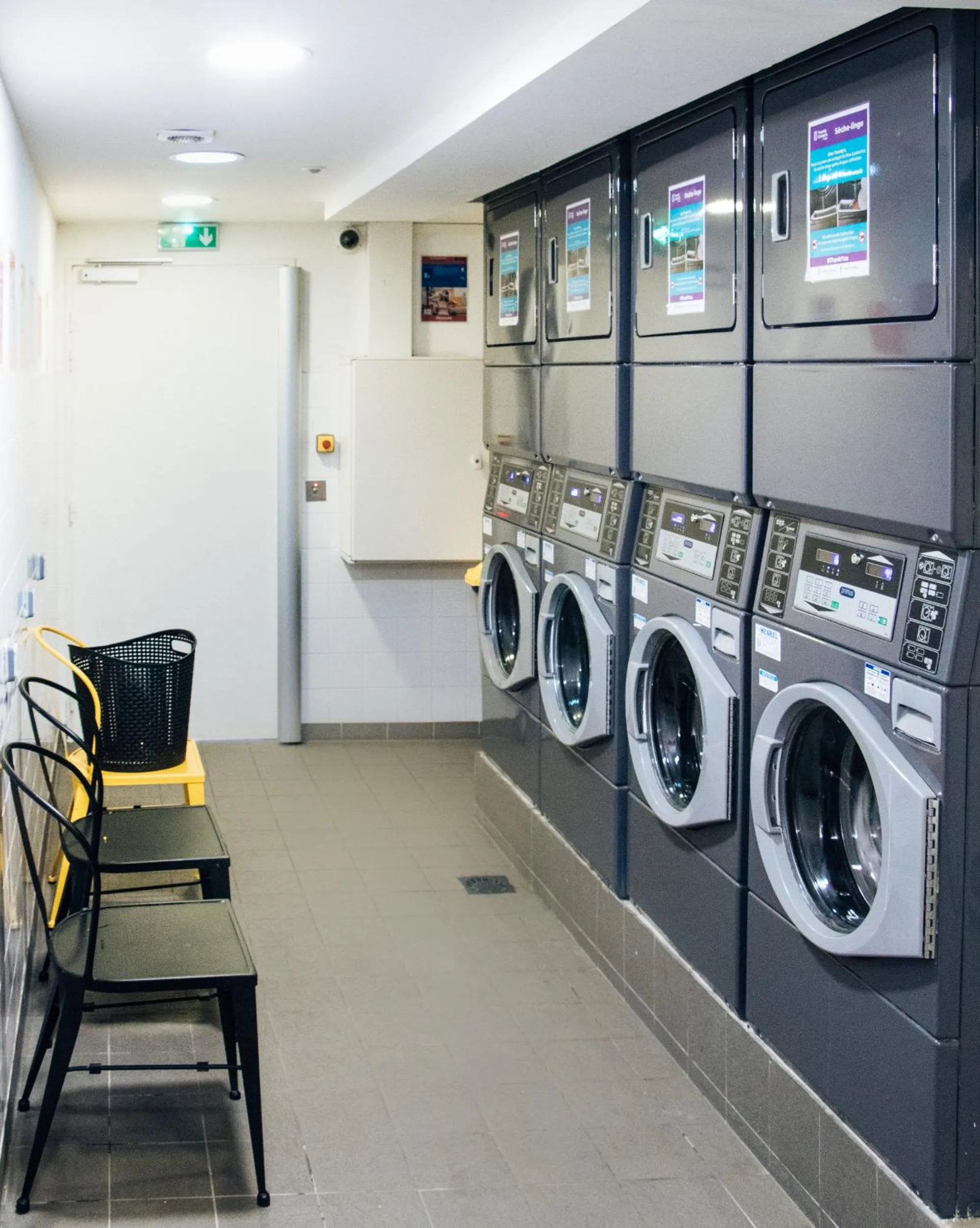 washing machine in Twenty Business Flats Villejuif Croizat