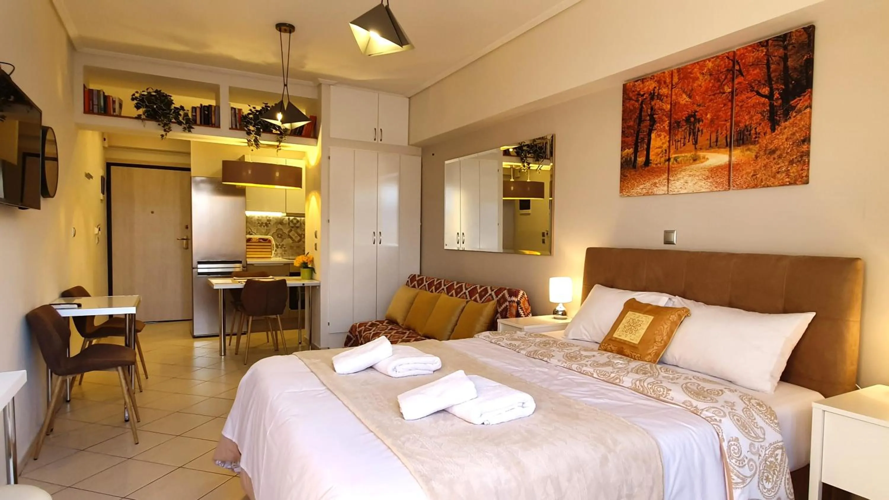 Cozy Apartment in the Heart of Athens 8-1