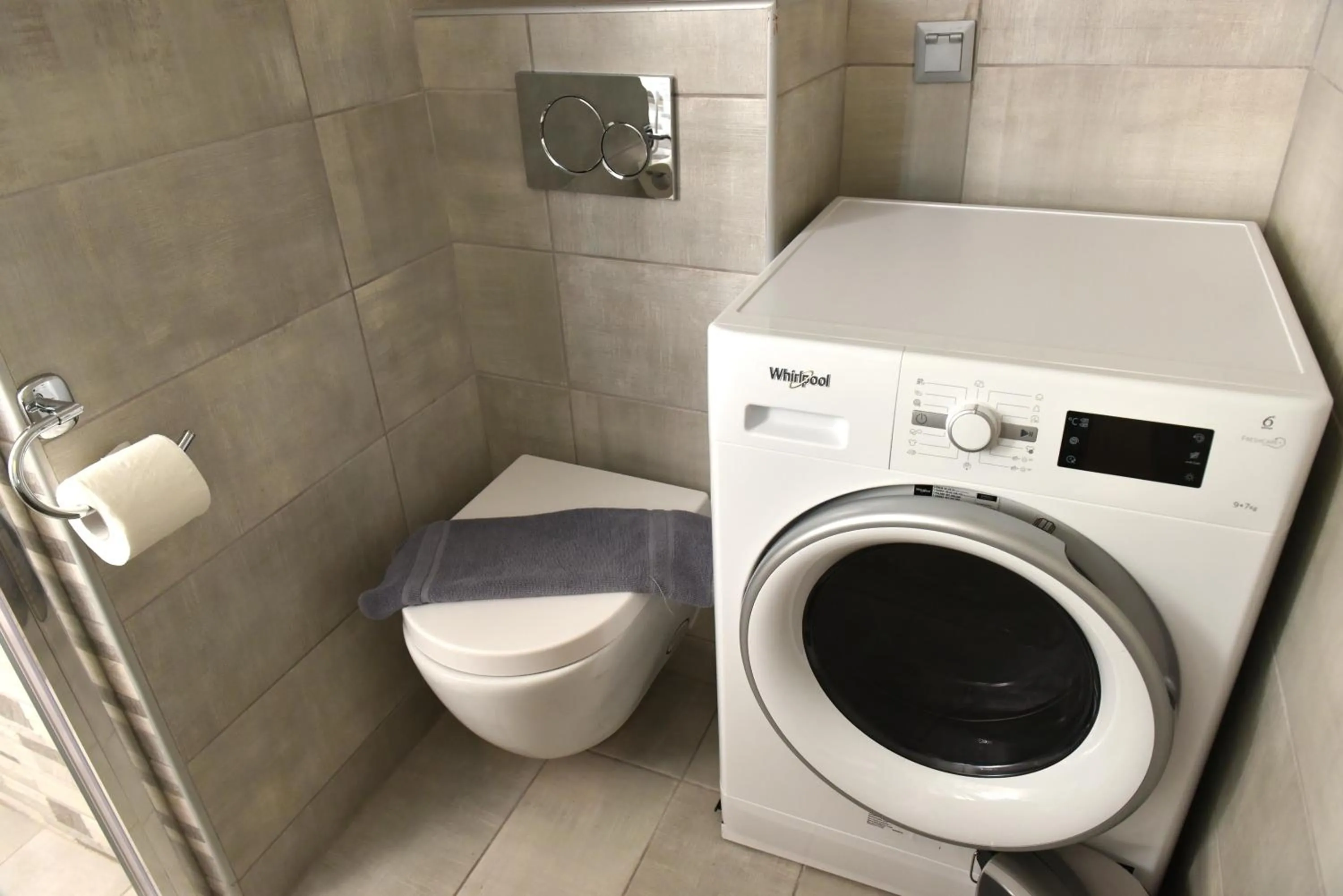 Cozy Apartment in the Heart of Athens 8-1