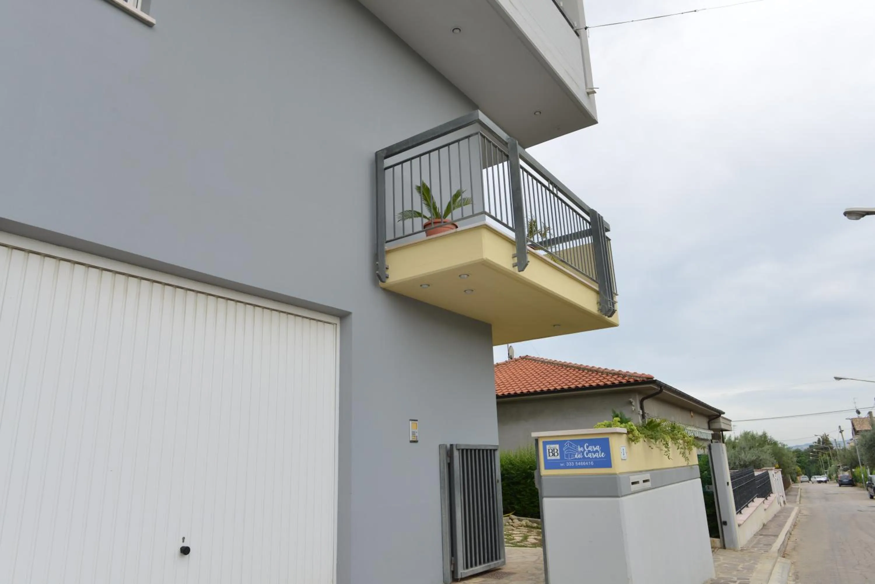 Street view in B&B LA CASA DEL CASALE