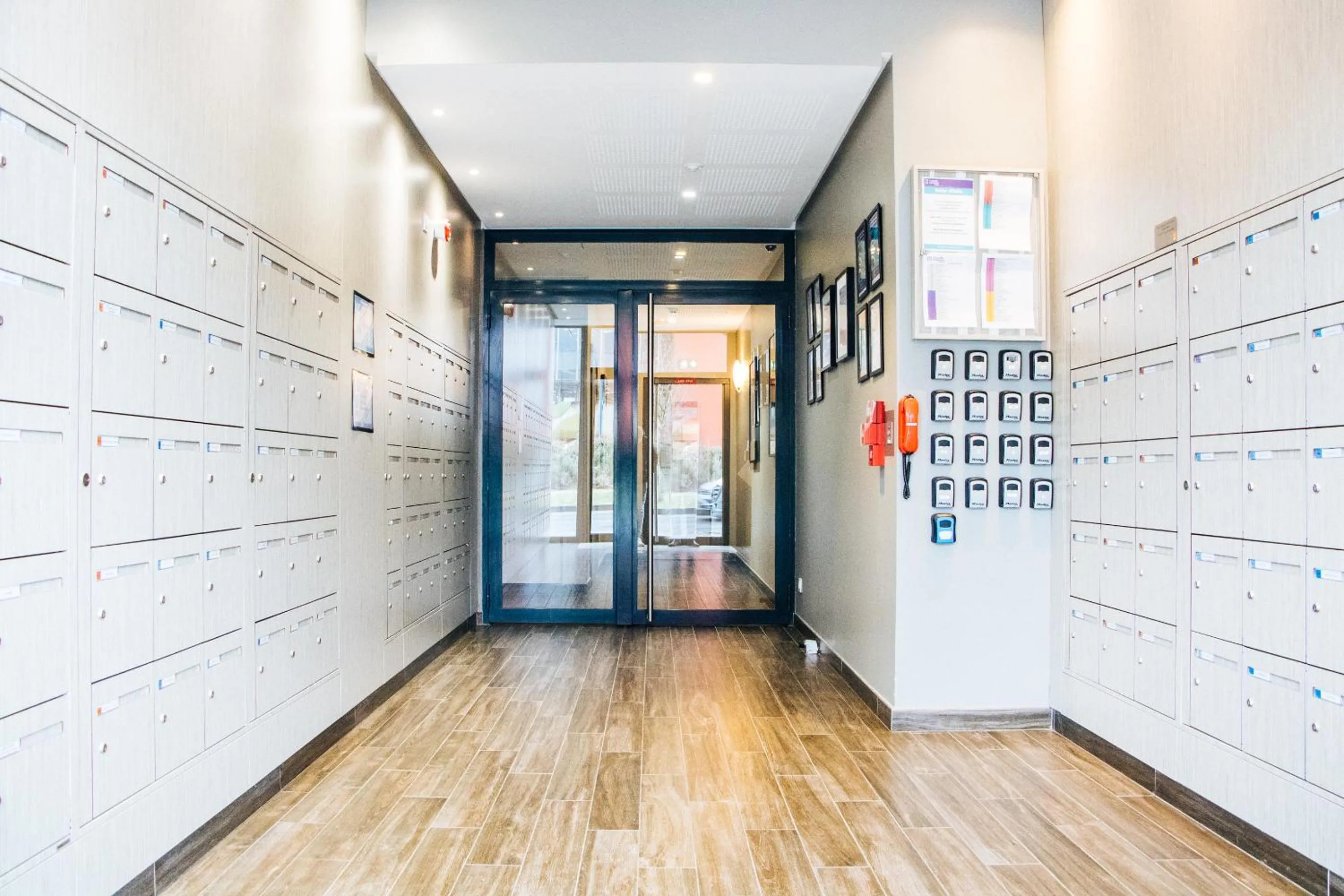 Property building in Twenty Business Flats Maisons Alfort Les Juilliottes