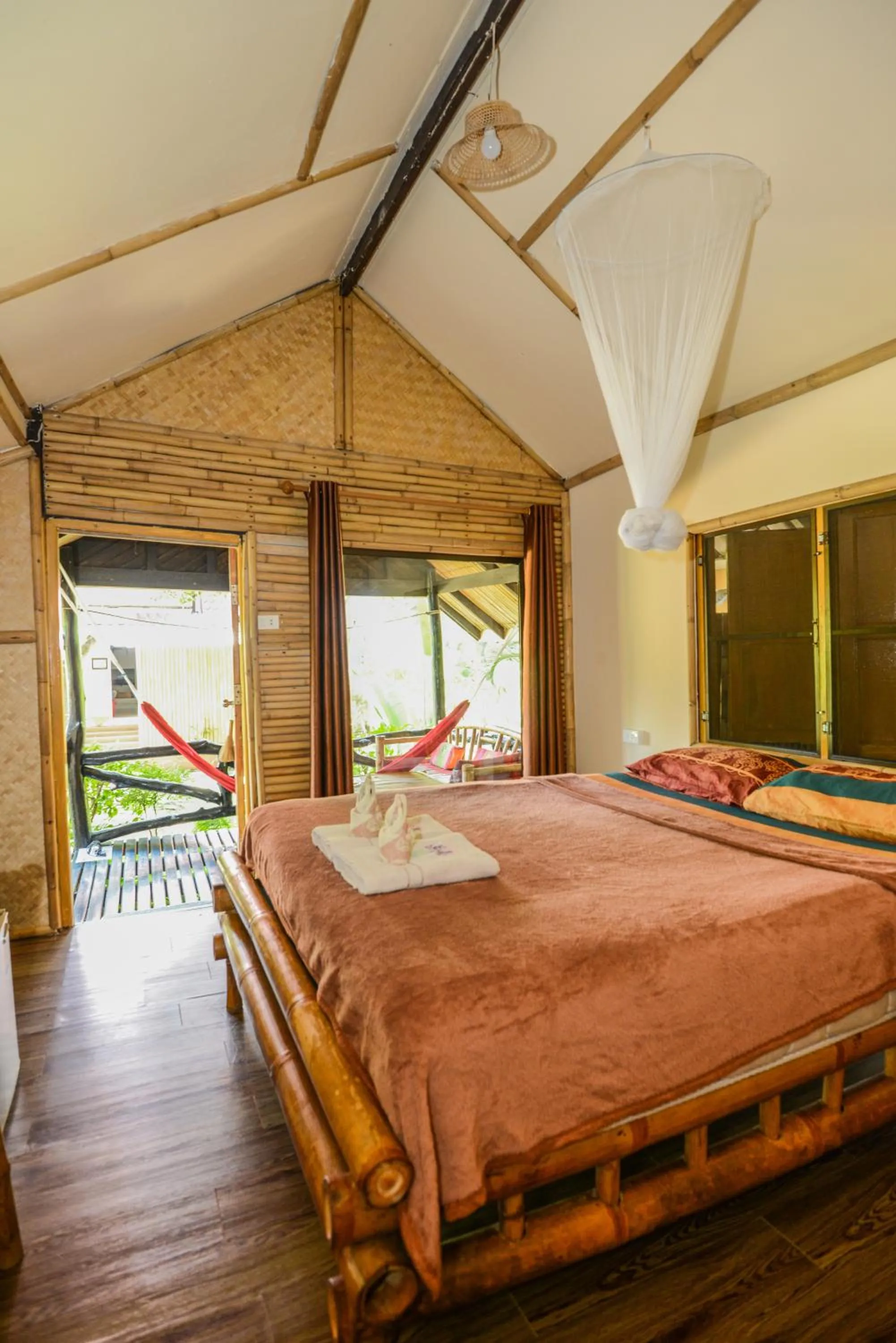 Bed in Sairee View Resort