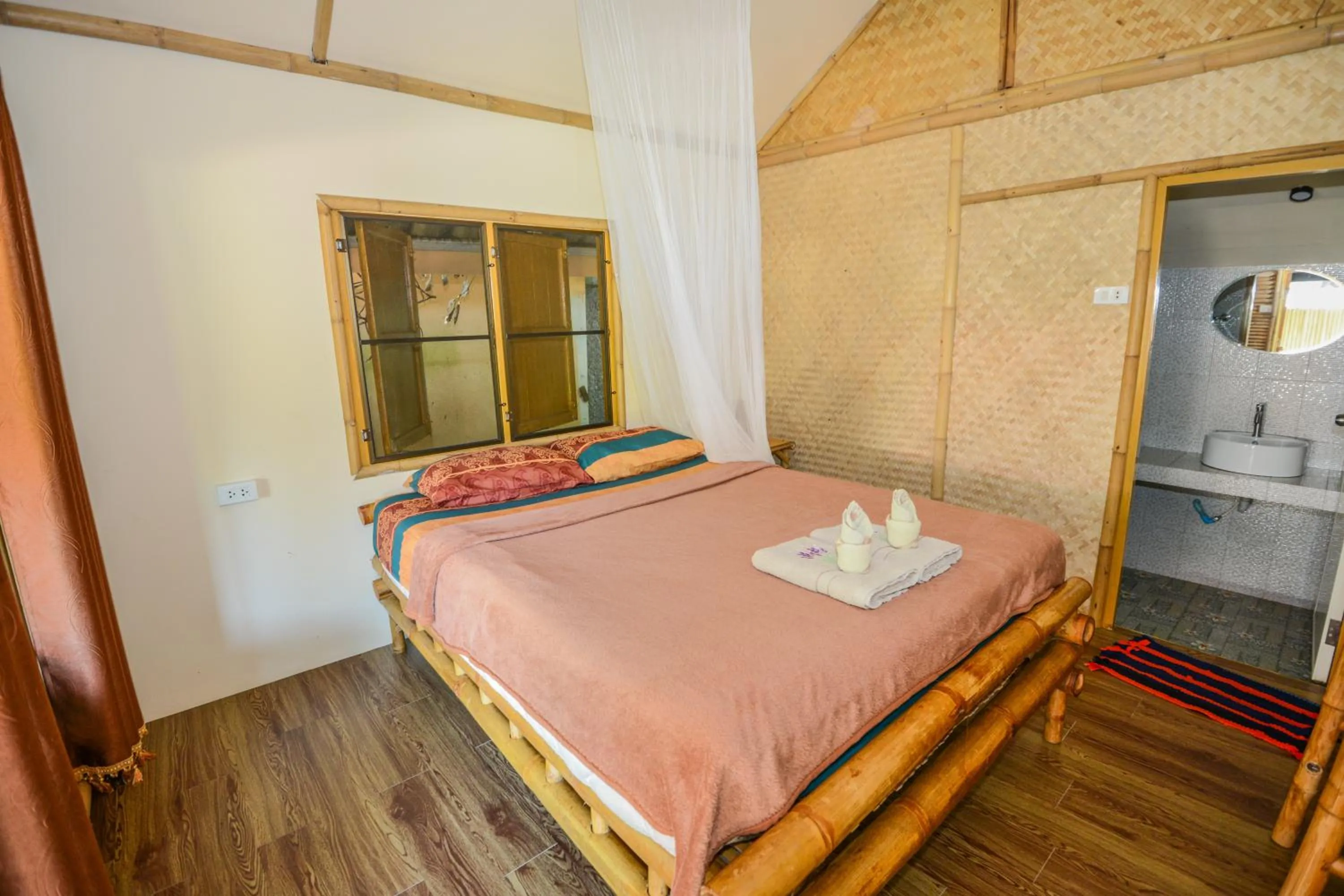 Bed in Sairee View Resort