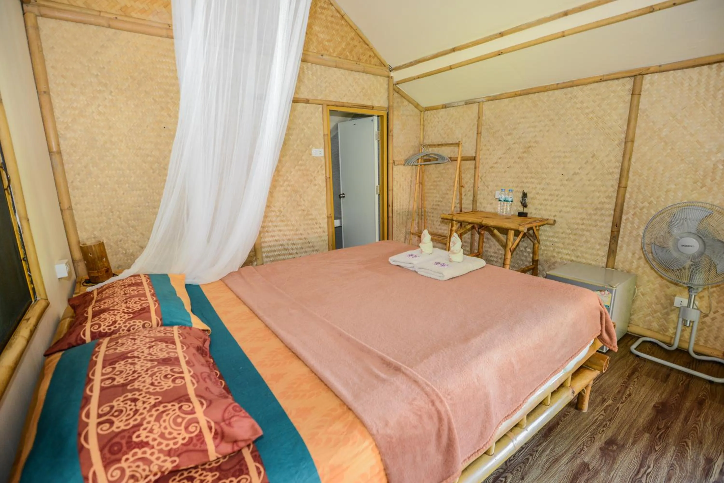 Bed in Sairee View Resort