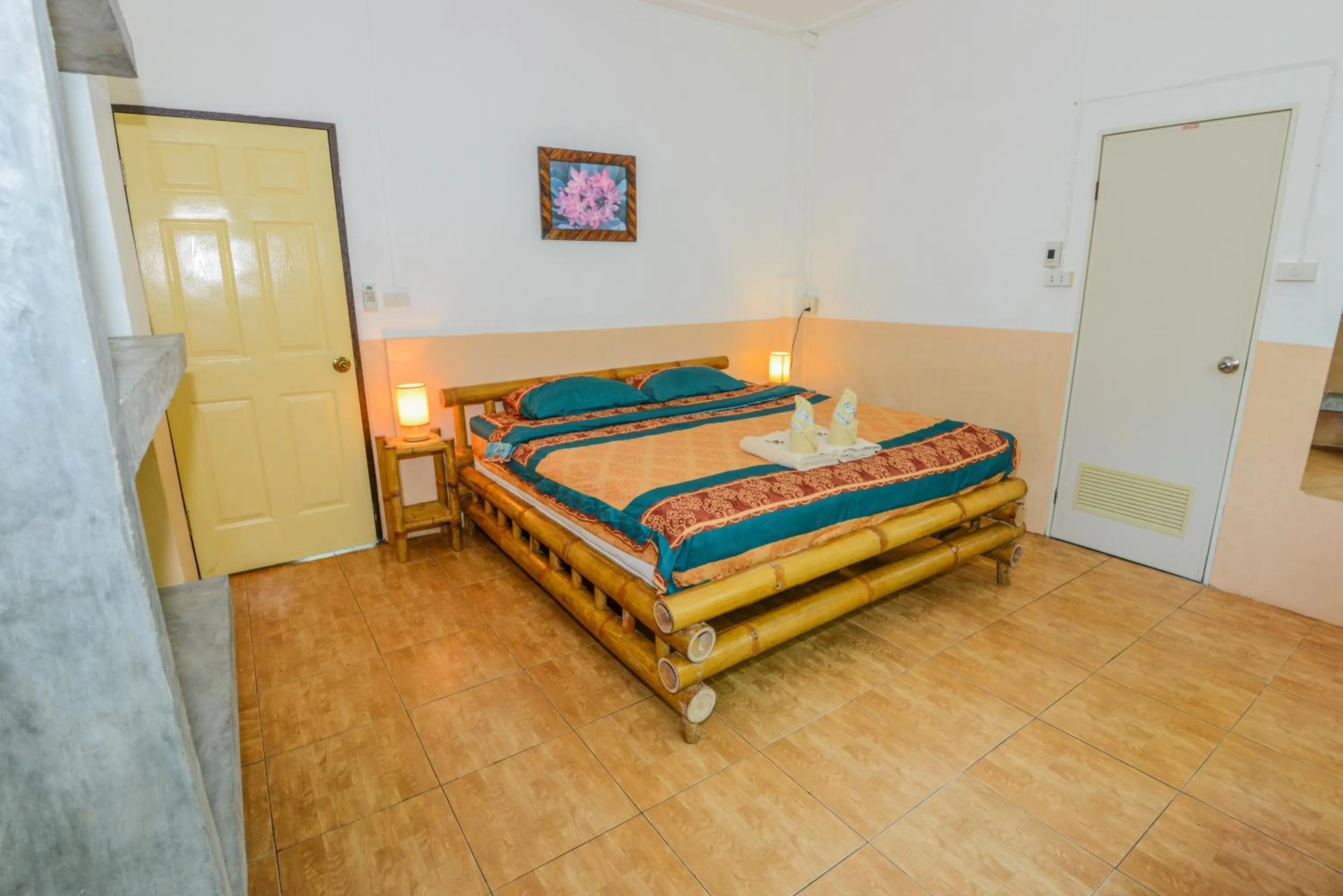 Bed in Sairee View Resort