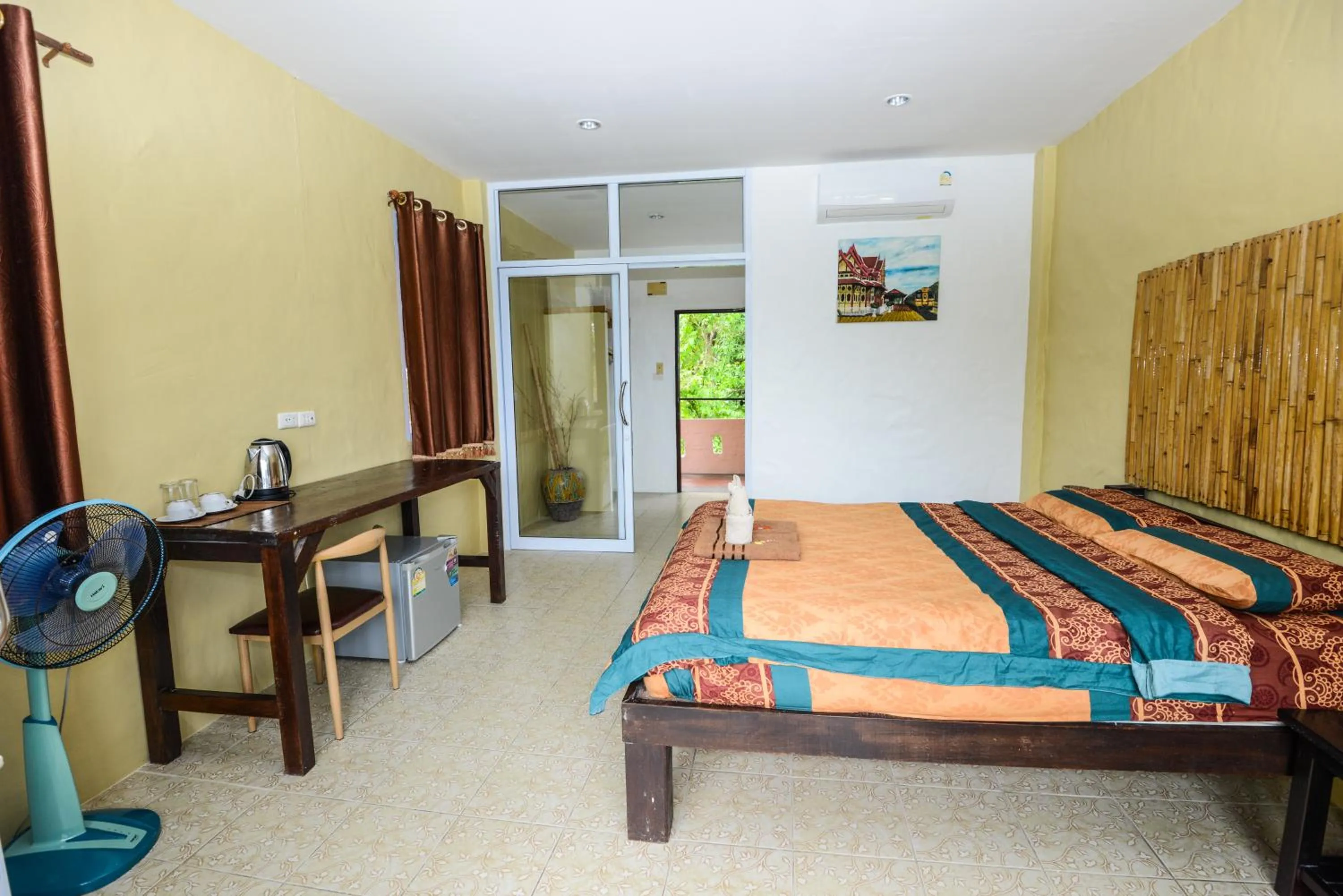 Bed in Sairee View Resort