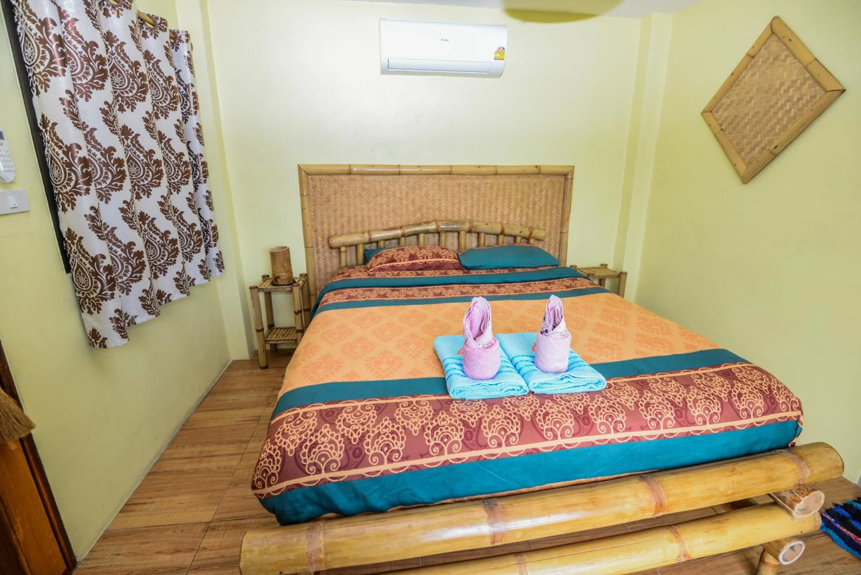 Bed in Sairee View Resort