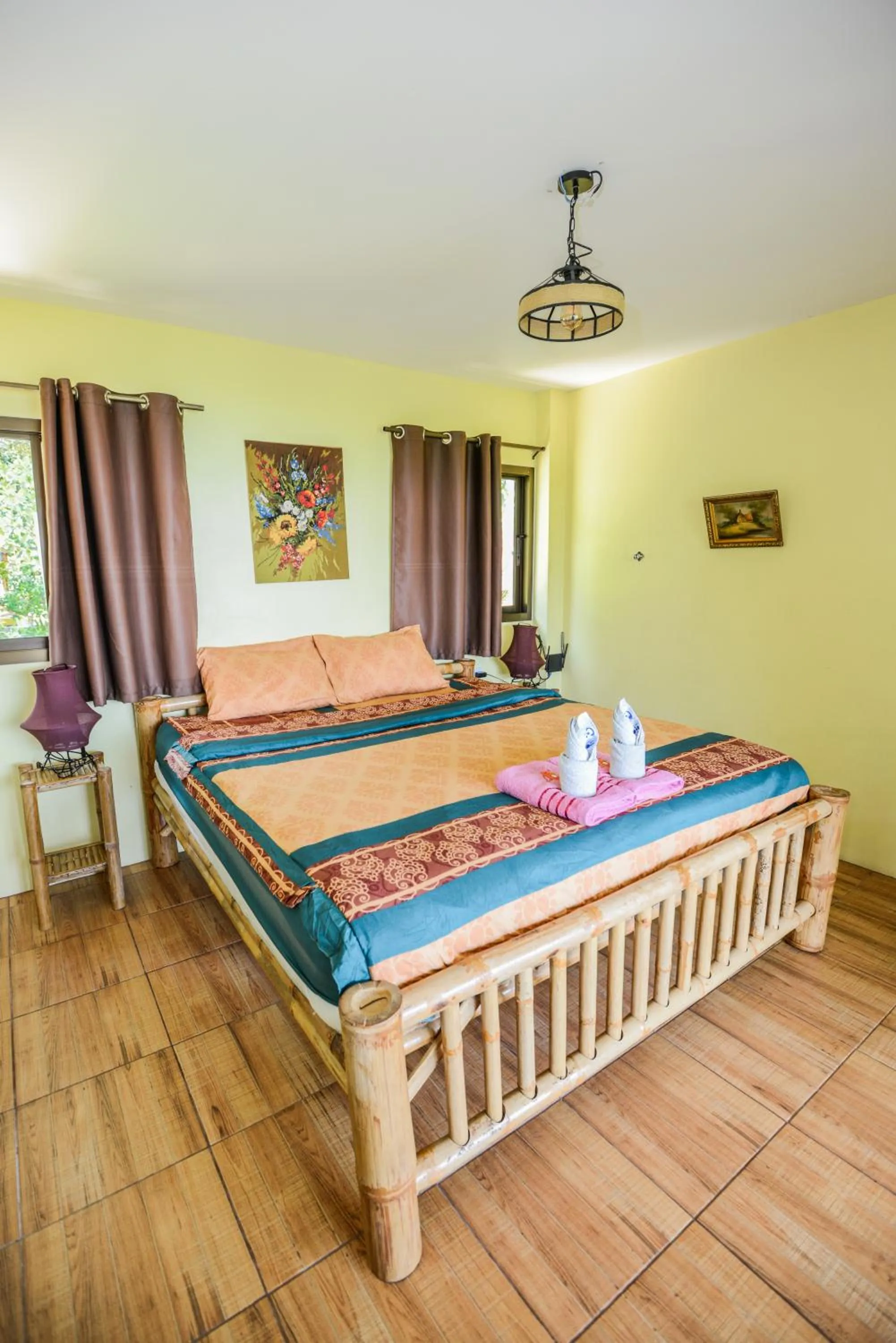 Bed in Sairee View Resort