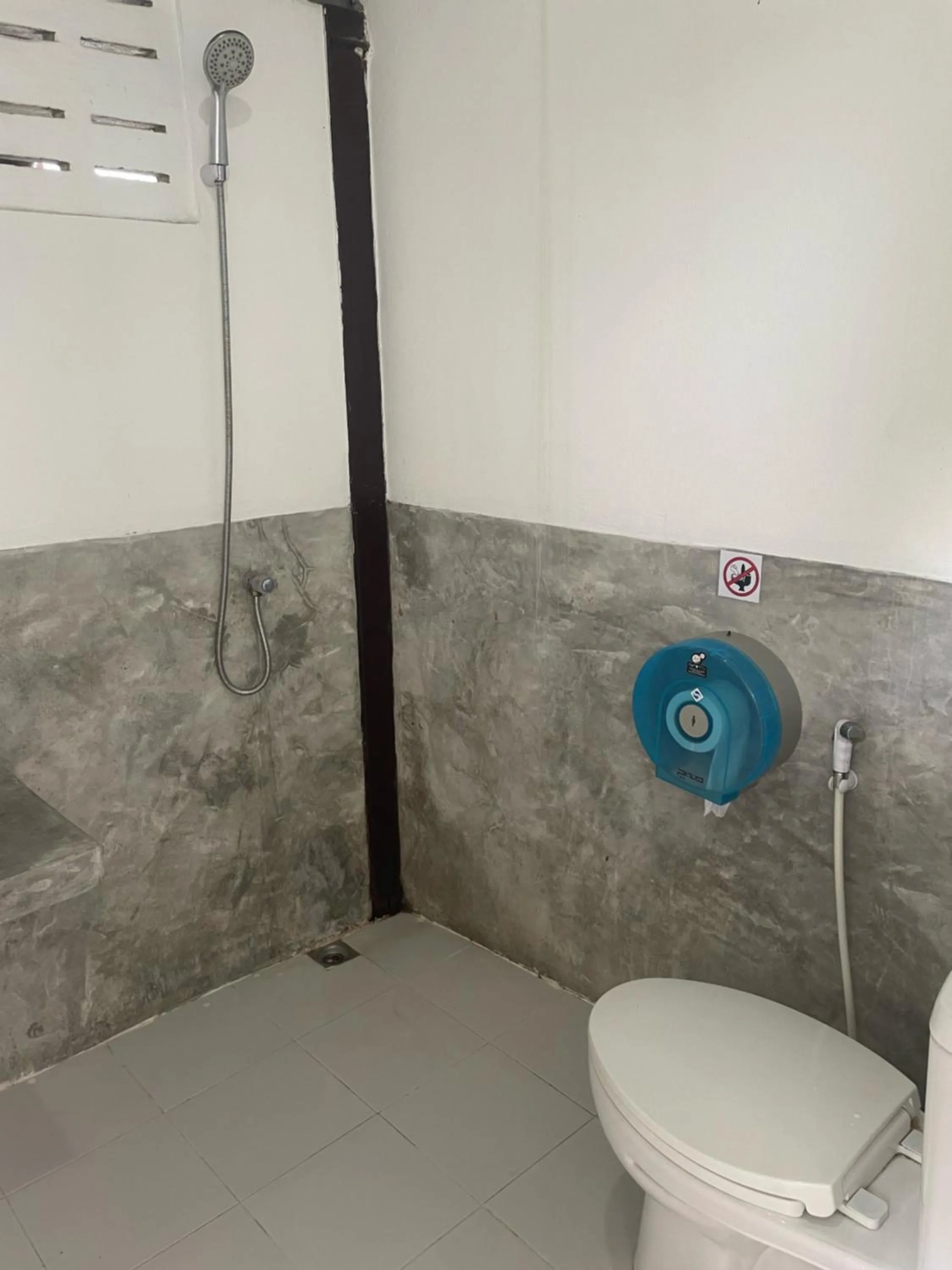 Shower in Sairee View Resort