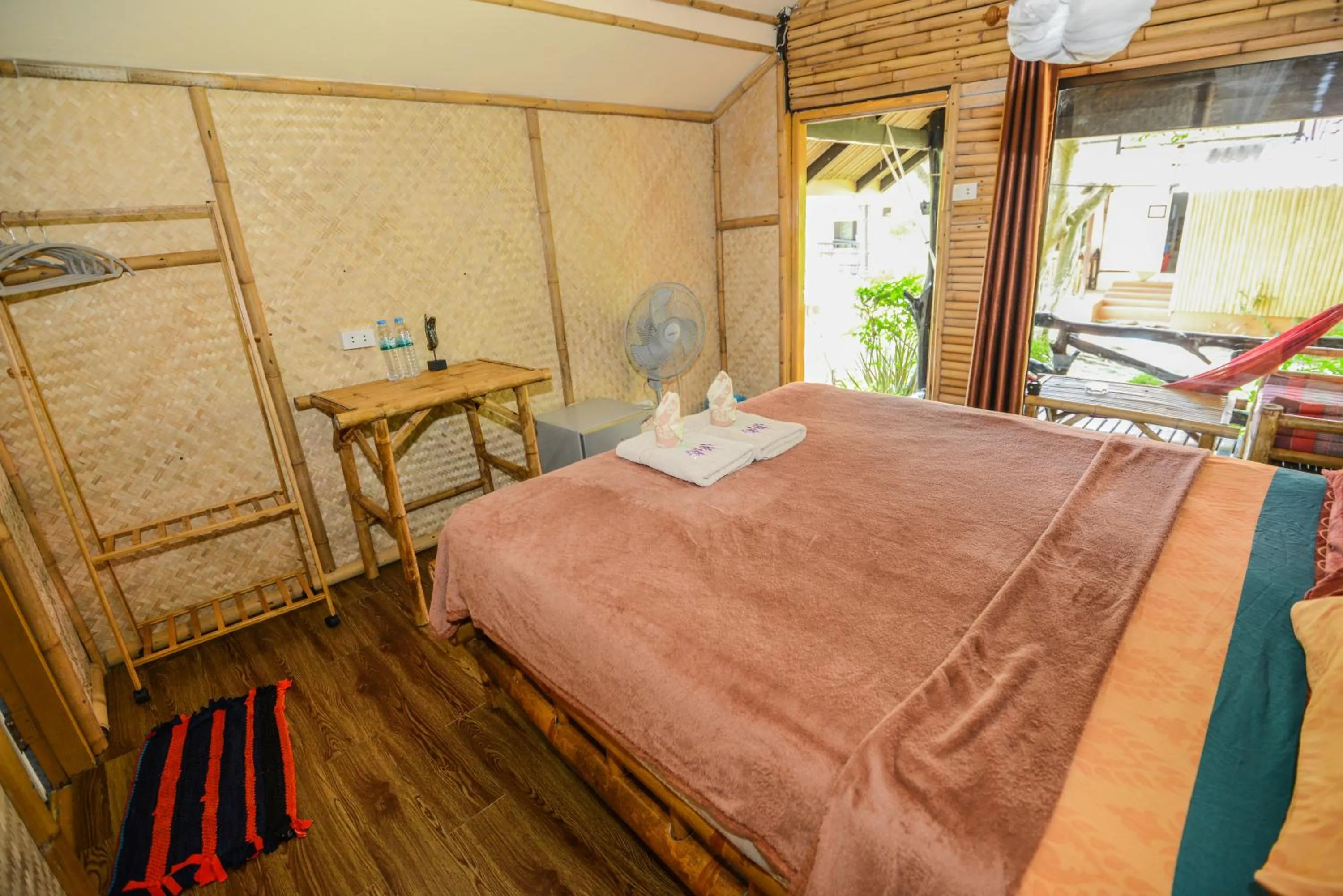 Bed in Sairee View Resort