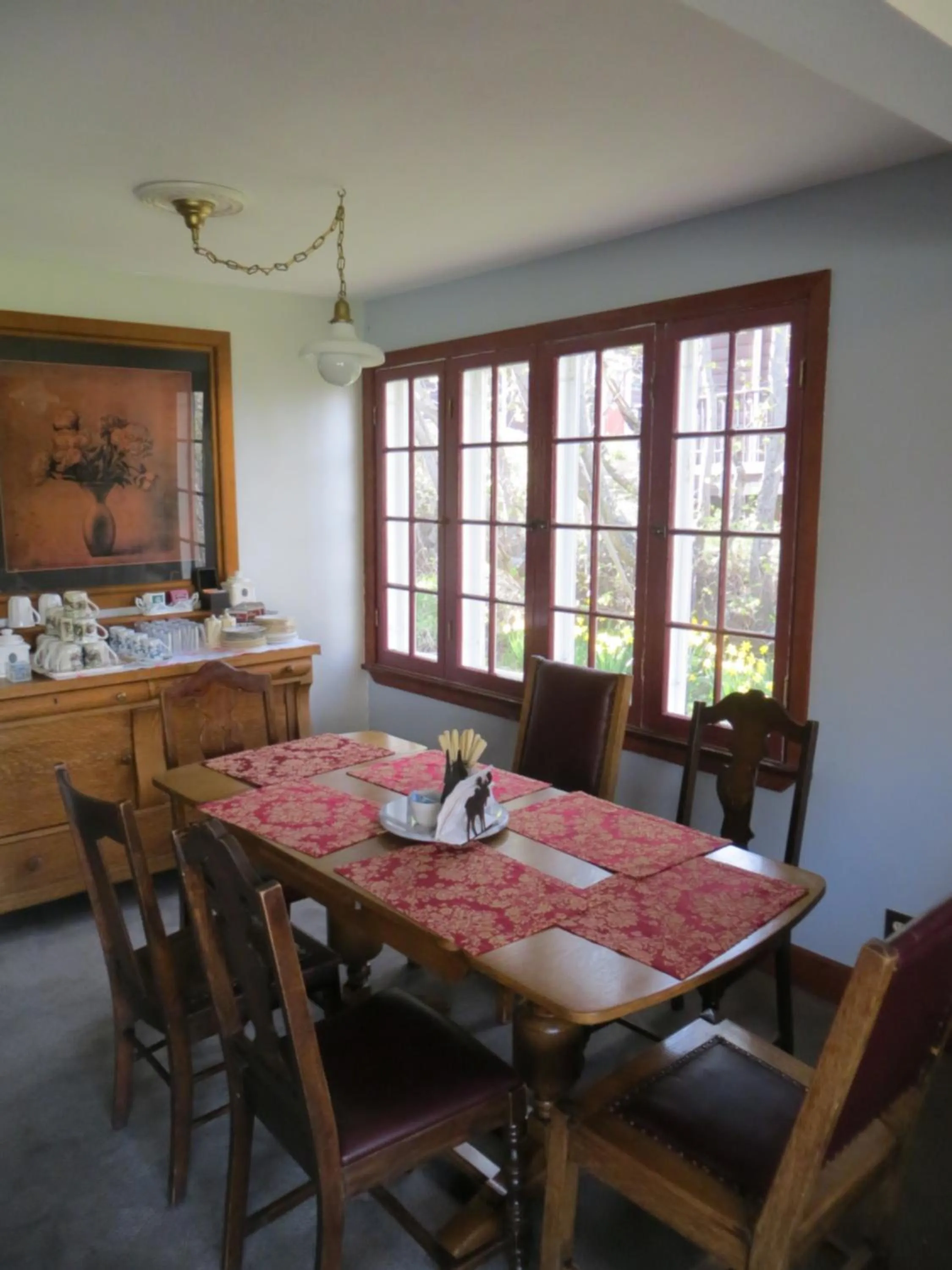 Dining area in Northland Lodge