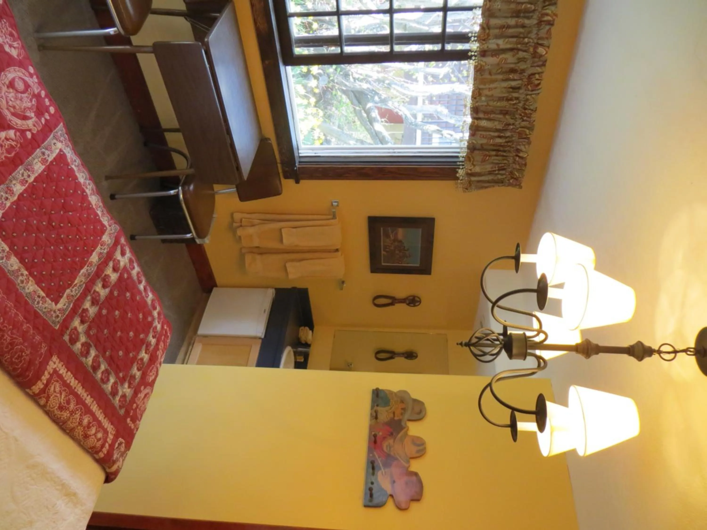 Photo of the whole room in Northland Lodge