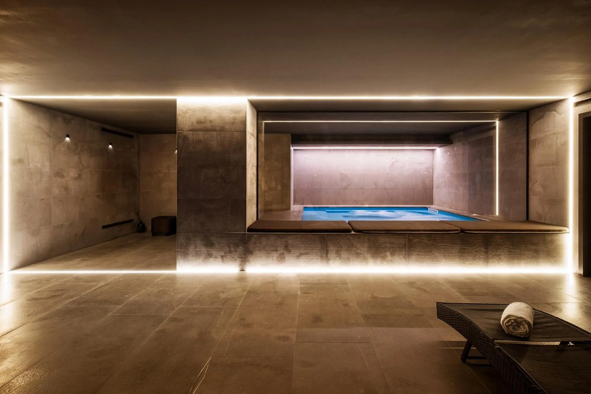 Hot Tub in Eurostars Matera La Suite