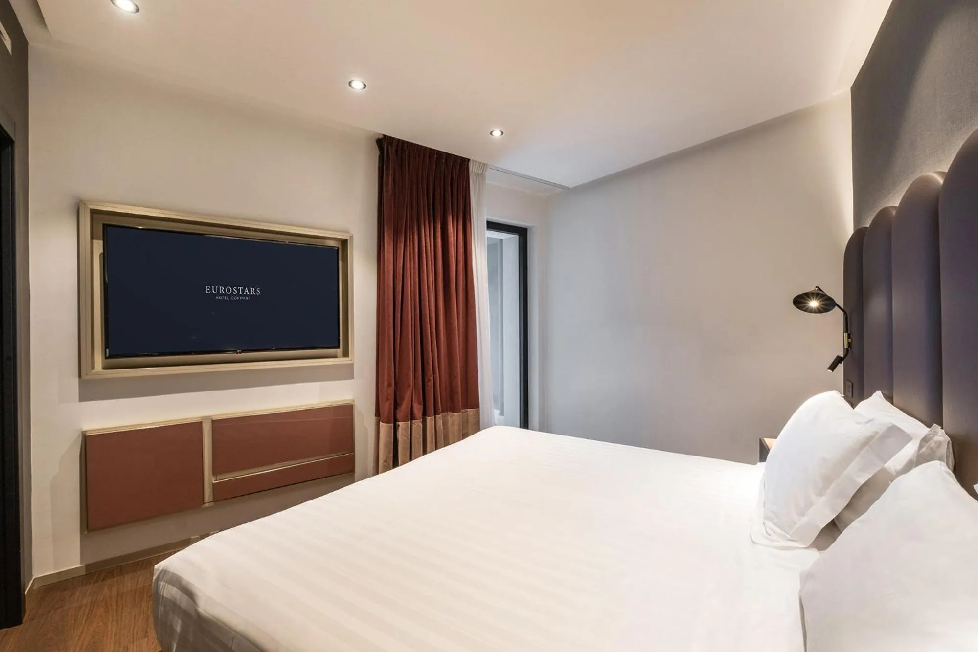 Bed in Eurostars Matera La Suite