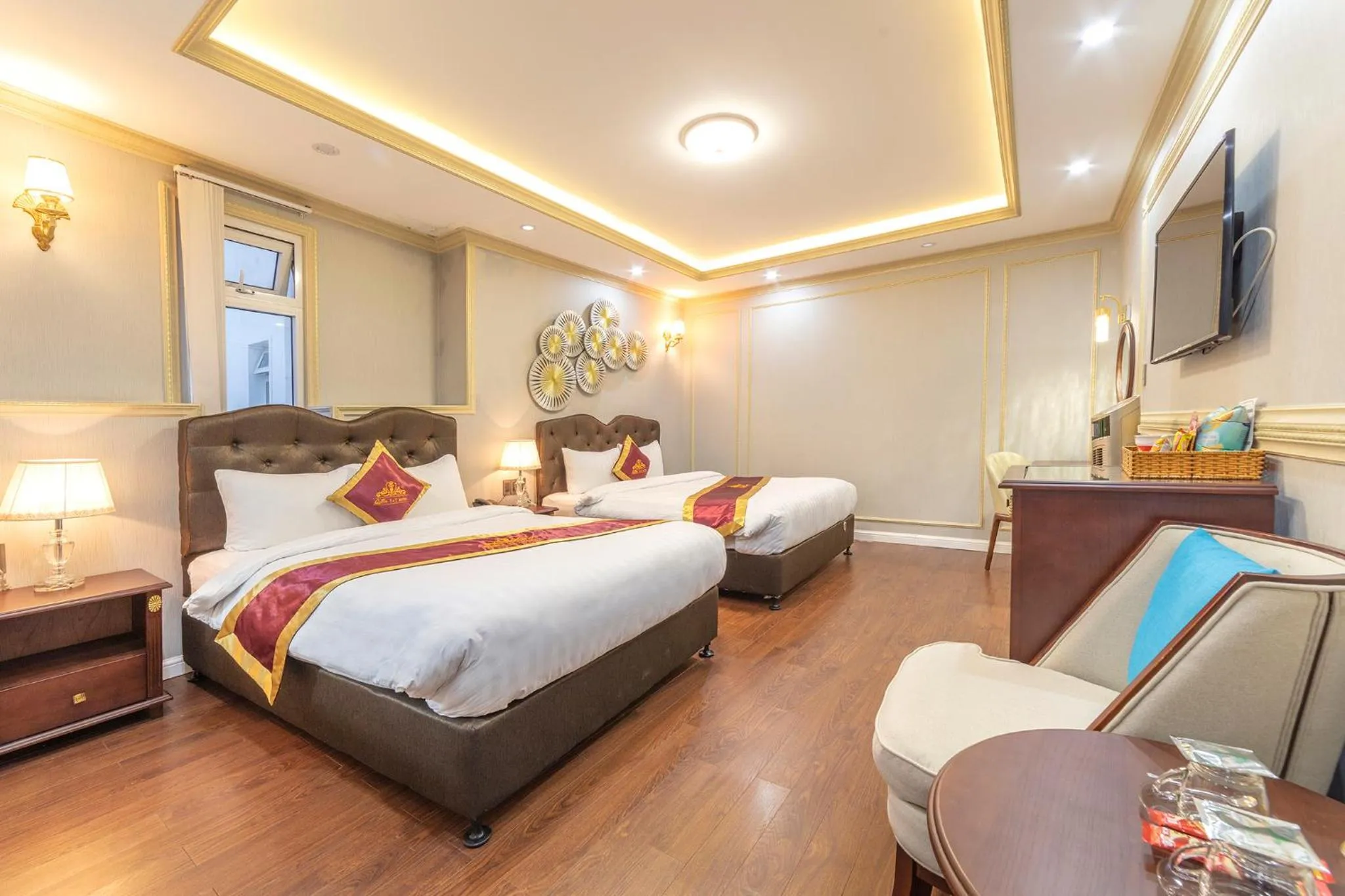 Photo of the whole room, Bed in Queen T&T Dalat Hotel