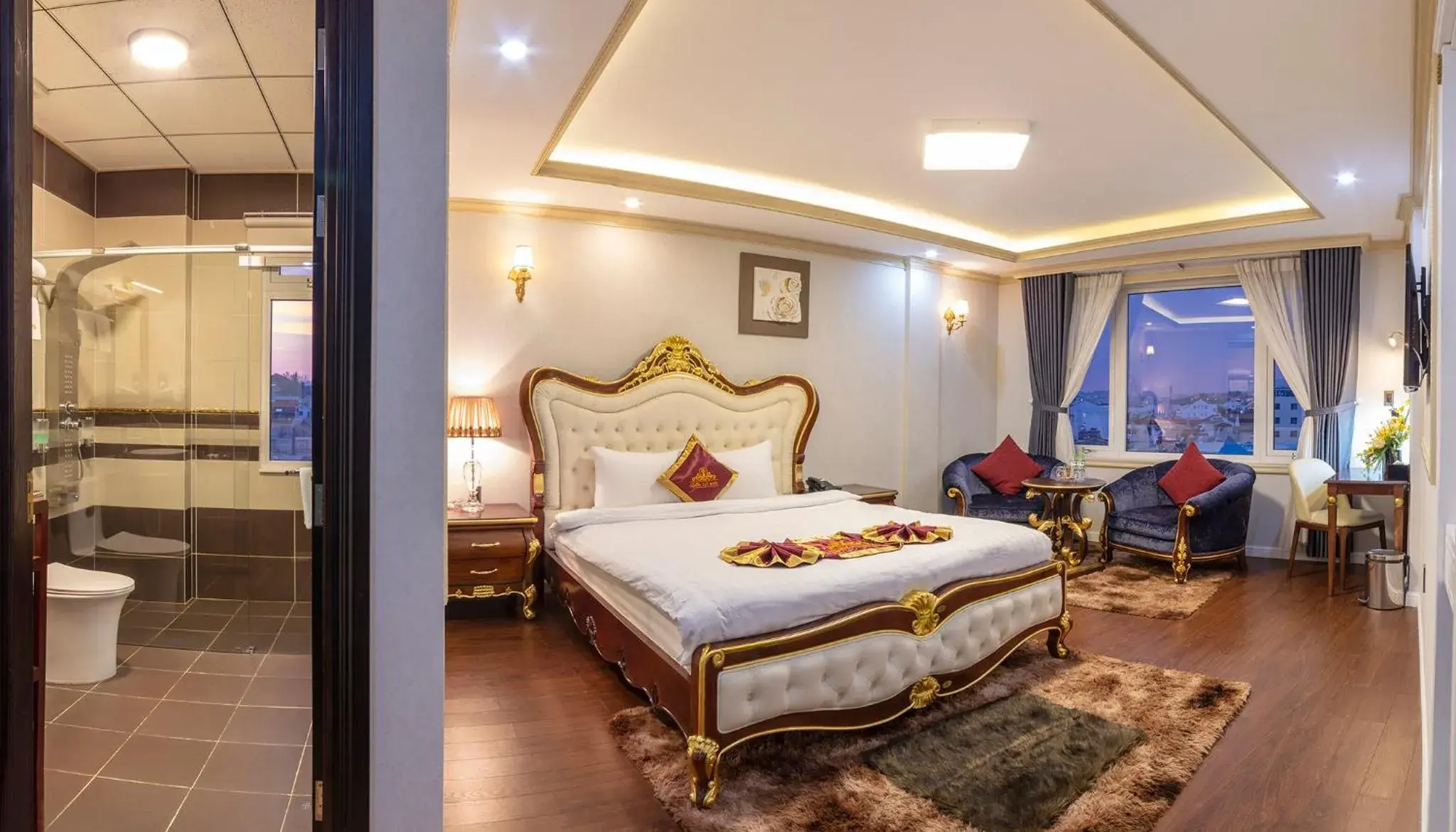 Photo of the whole room, Bed in Queen T&T Dalat Hotel Photo of the whole room, Bed in Queen T&T Dalat Hotel