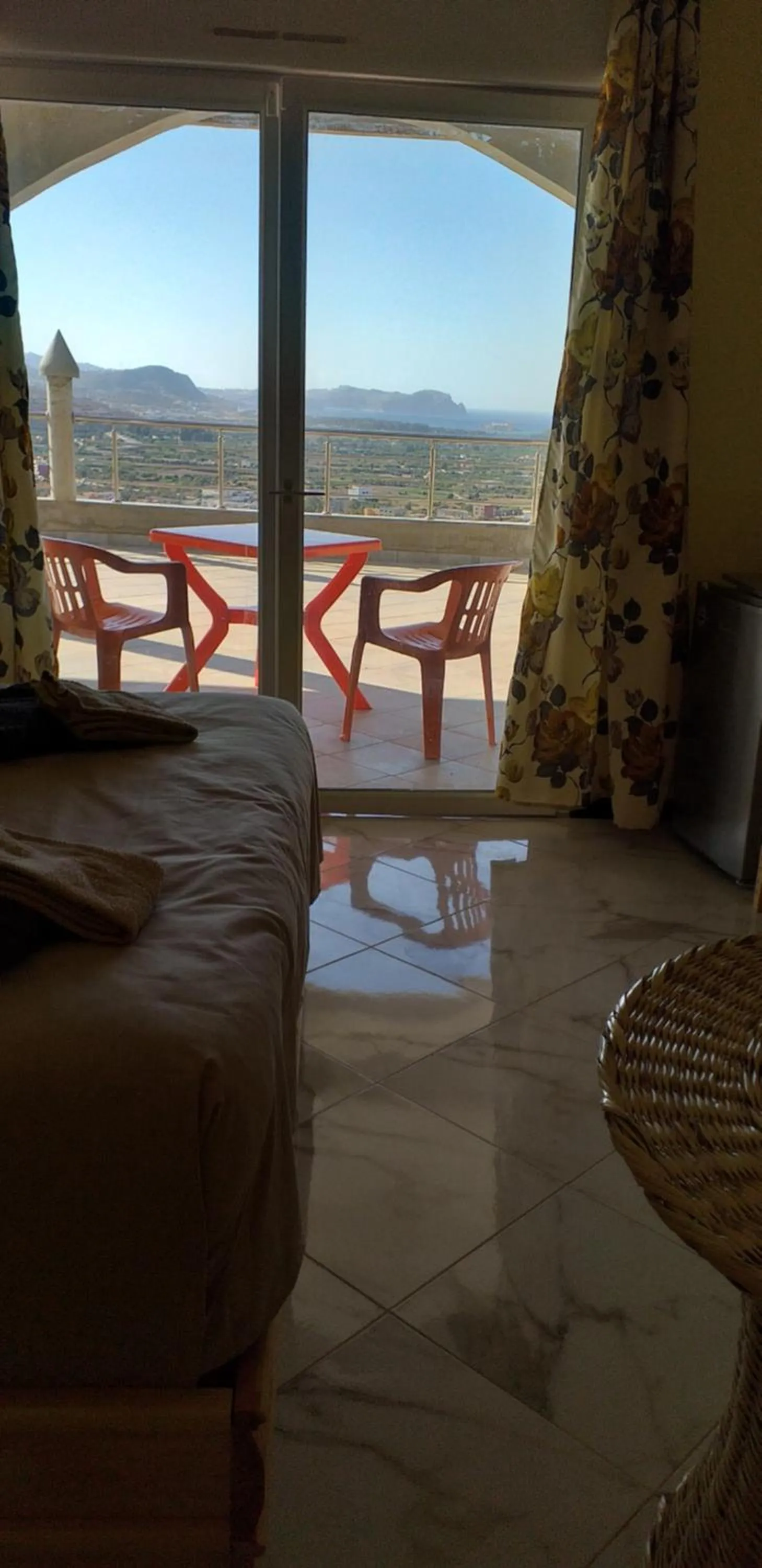 Balcony/Terrace in MAISON D’HÔTE LES TORTUES -