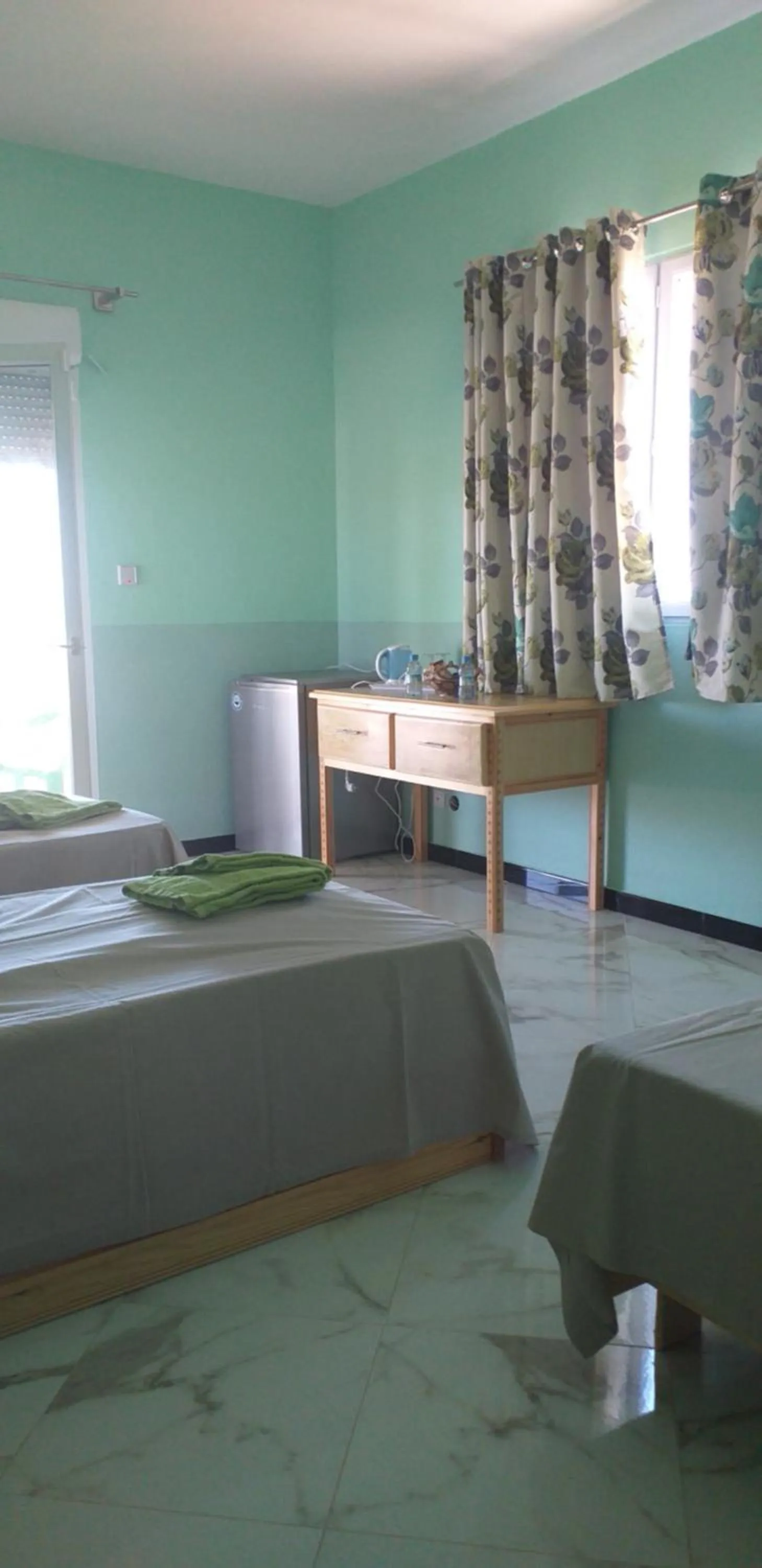 Coffee/tea facilities, Bed in MAISON D’HÔTE LES TORTUES -