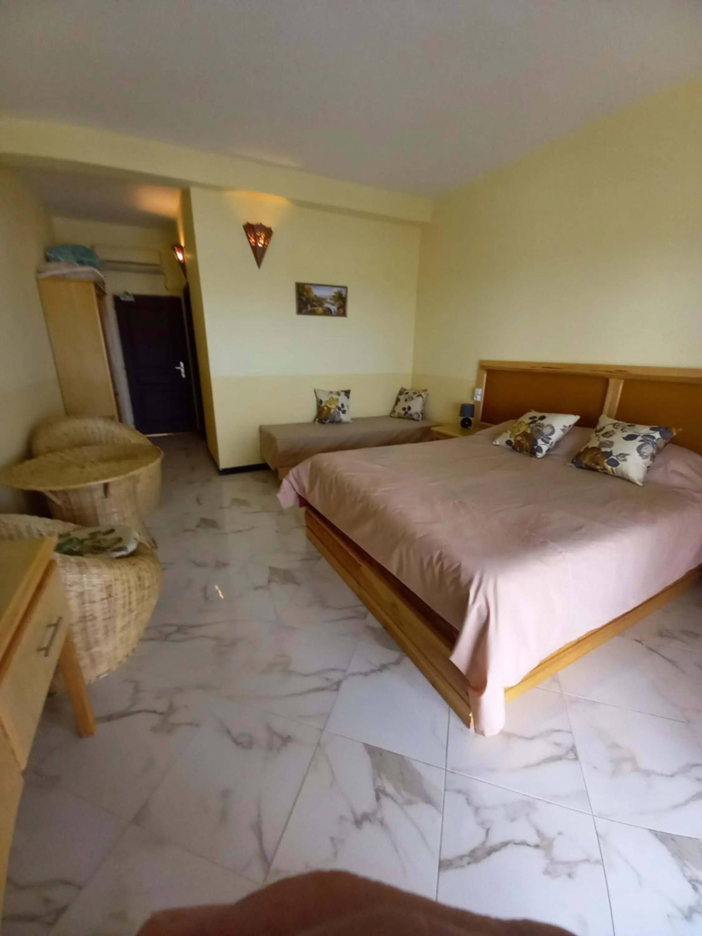 Bed in MAISON D’HÔTE LES TORTUES -