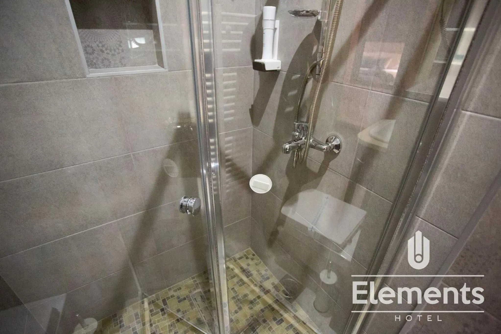 Shower in Hotel Elements
