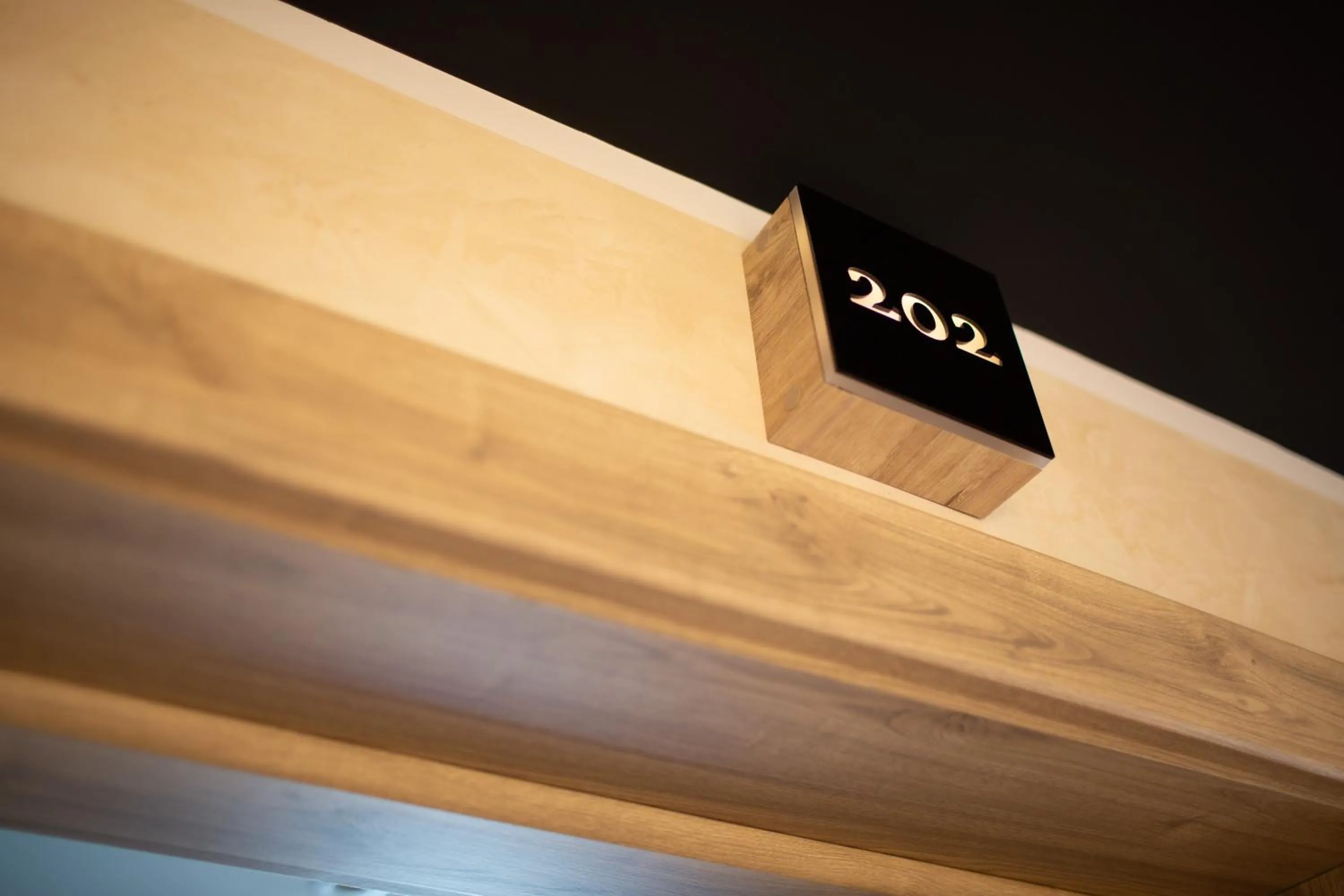 Logo/Certificate/Sign in Hotel Elements