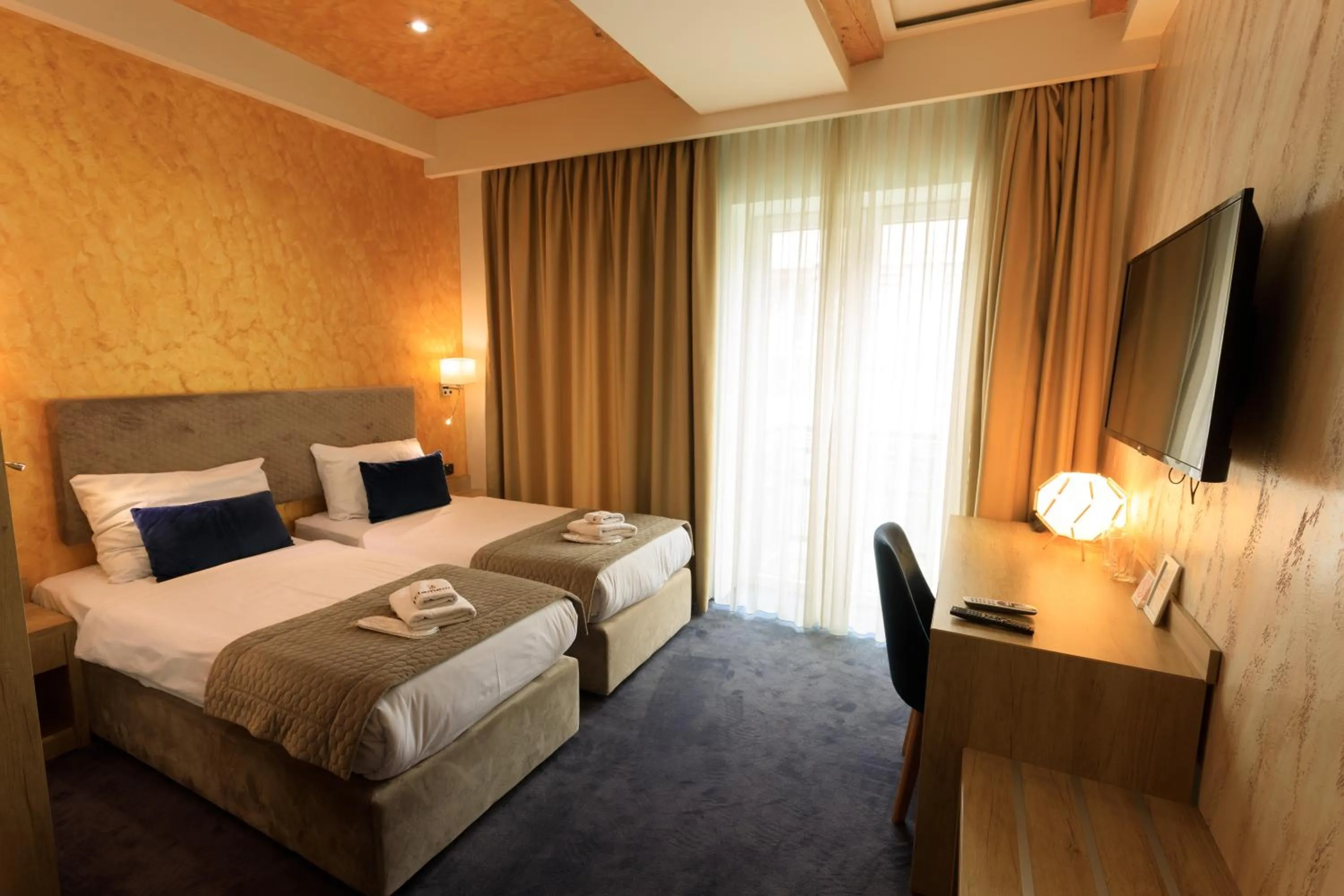 Photo of the whole room, Bed in Hotel Elements