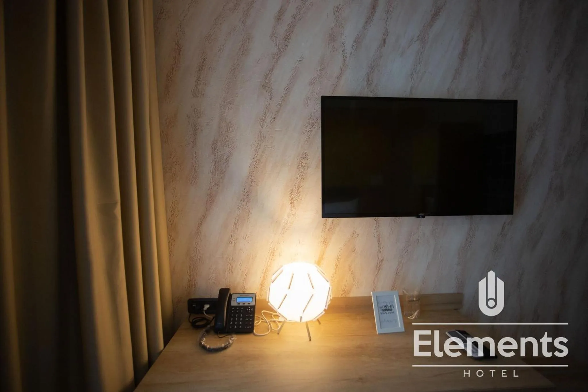 Communal lounge/ TV room in Hotel Elements