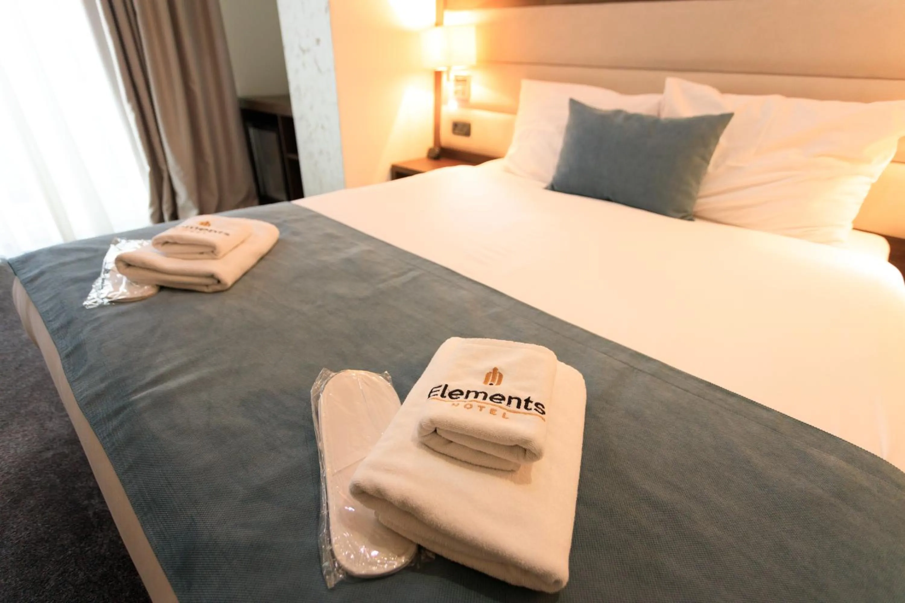 towels, Bed in Hotel Elements