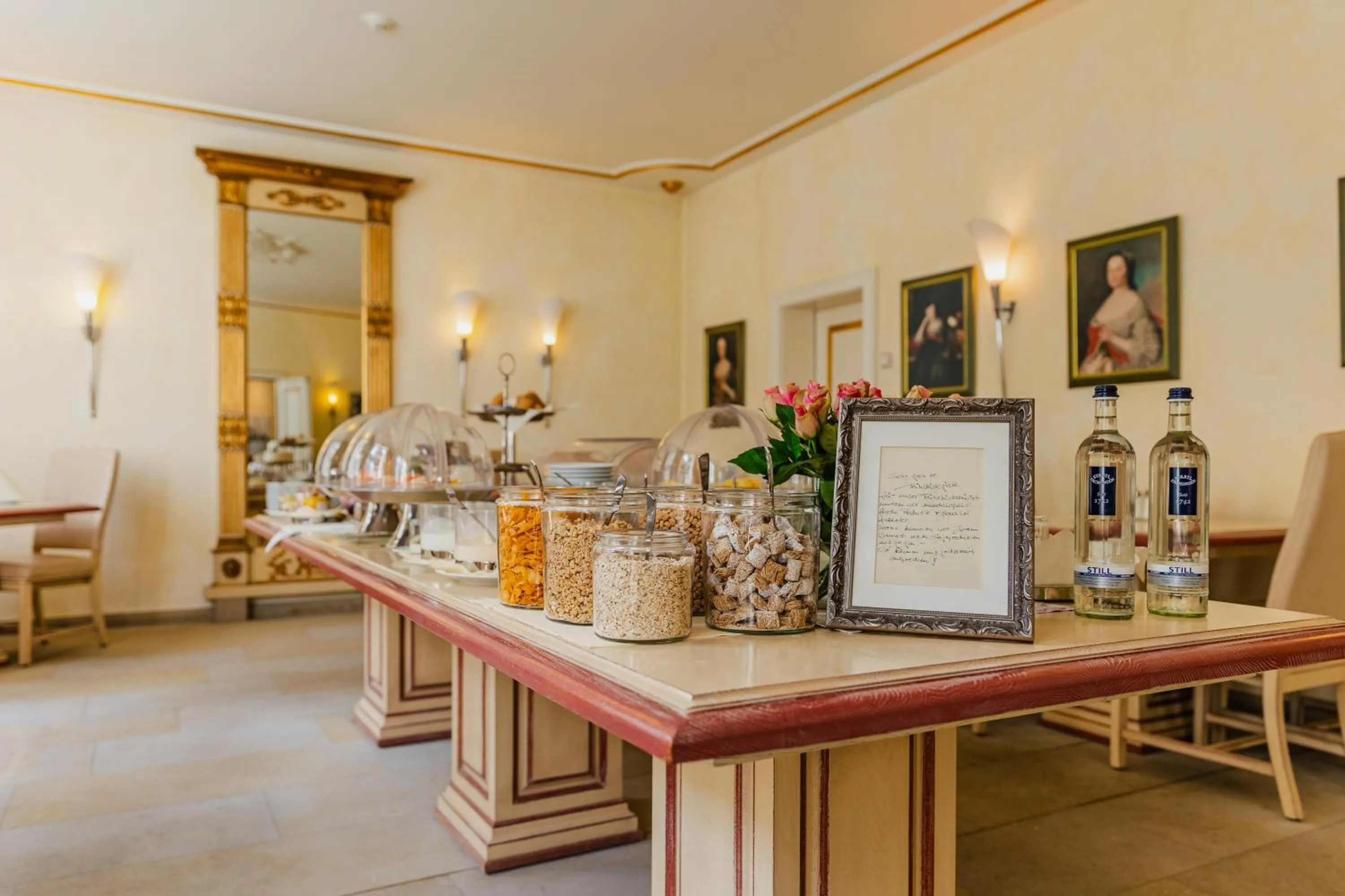 Breakfast in Hotel zur Fürstabtei