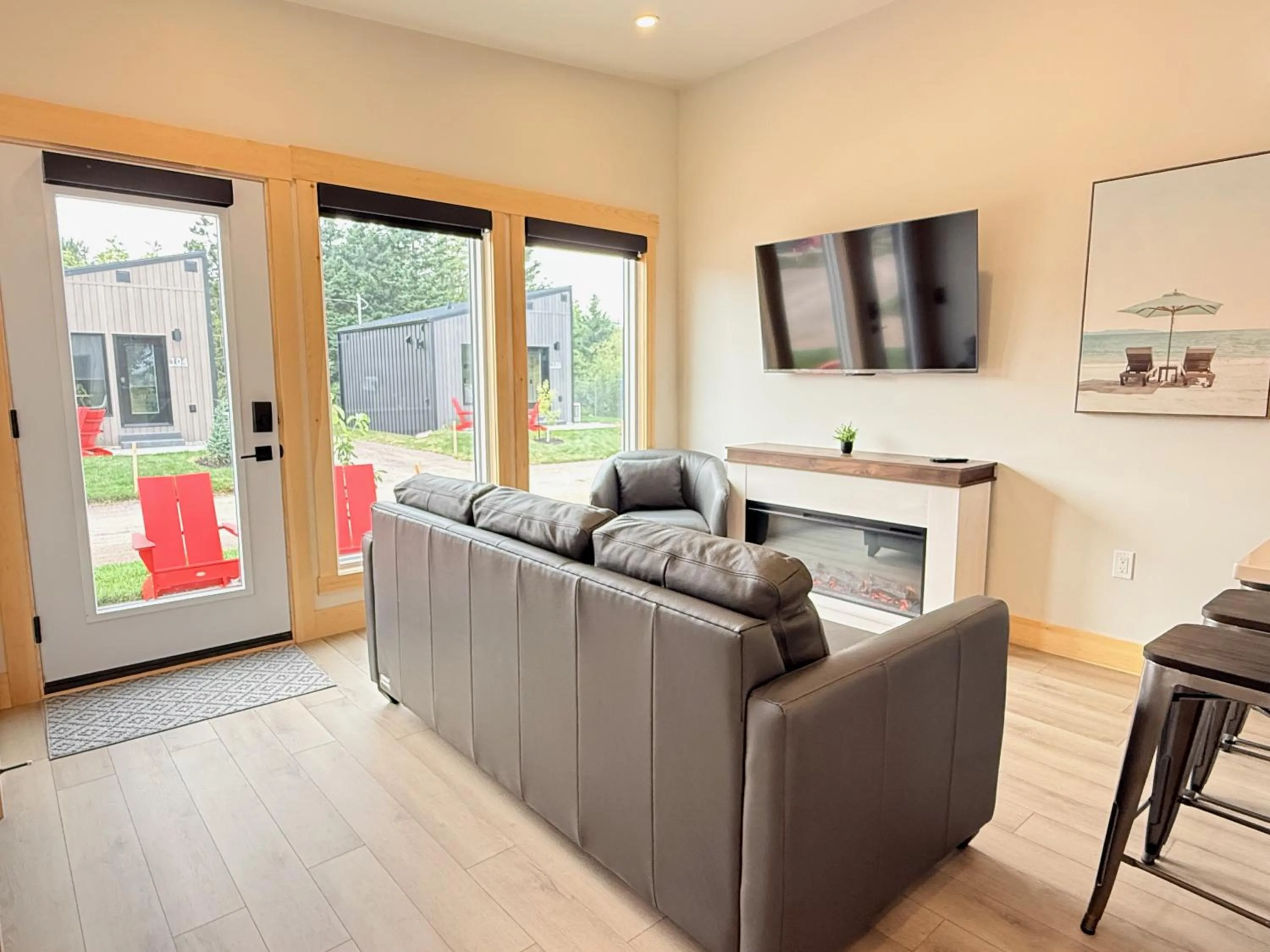 Royalty Maples Motel & Cottages